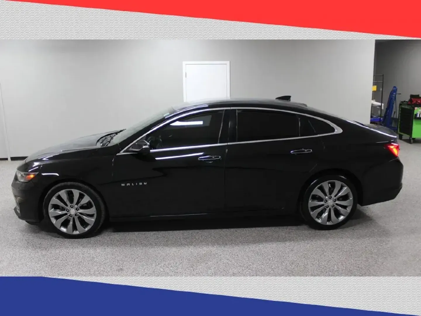 2016 Chevrolet Malibu 2LZ (1G1ZH5SXXGF) with an 2.0L L4 DOHC 16V engine, 6A transmission, located at 5170 N La Cholla Blvd, Tucson, AZ, 85705, (520) 989-0282, 32.228245, -111.011742 - 2016 Chevrolet Malibu - Photo#5