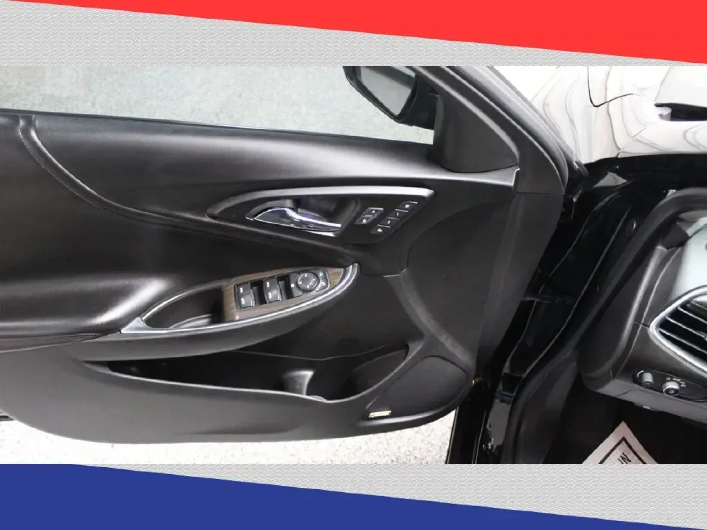 2016 Chevrolet Malibu 2LZ (1G1ZH5SXXGF) with an 2.0L L4 DOHC 16V engine, 6A transmission, located at 5170 N La Cholla Blvd, Tucson, AZ, 85705, (520) 989-0282, 32.228245, -111.011742 - 2016 Chevrolet Malibu - Photo#12
