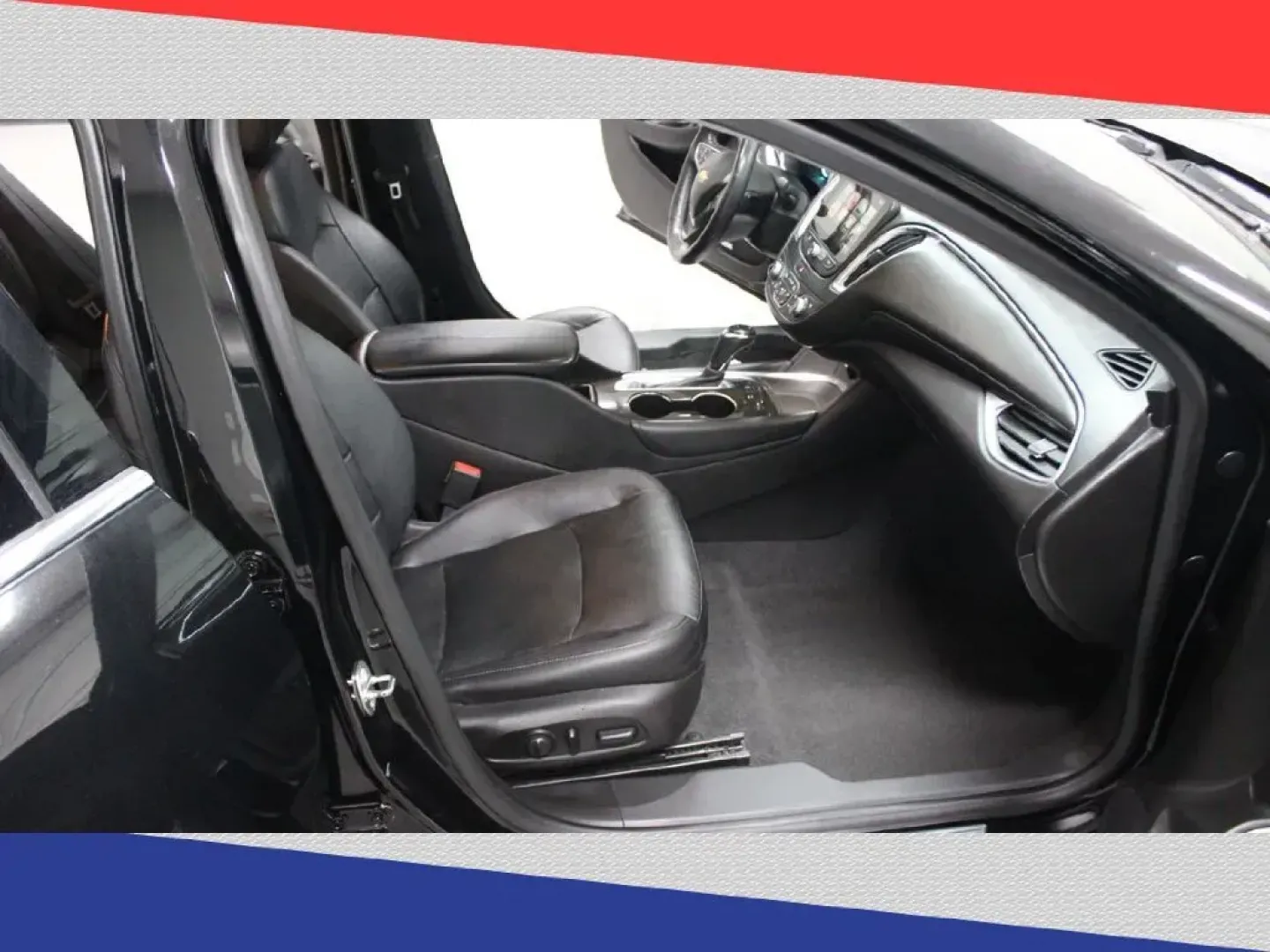 2016 Chevrolet Malibu 2LZ (1G1ZH5SXXGF) with an 2.0L L4 DOHC 16V engine, 6A transmission, located at 5170 N La Cholla Blvd, Tucson, AZ, 85705, (520) 989-0282, 32.228245, -111.011742 - 2016 Chevrolet Malibu - Photo#28