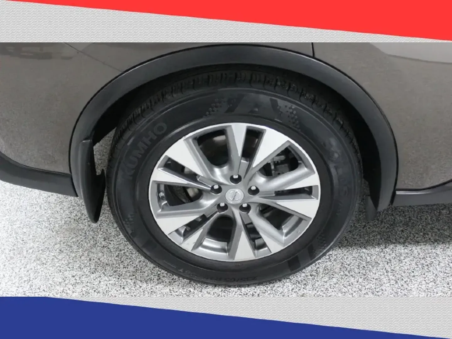 2015 Nissan Murano Platinum FWD (5N1AZ2MG3FN) with an 3.5L V6 DOHC 24V engine, Continuously Variable Transmission transmission, located at 5170 N La Cholla Blvd, Tucson, AZ, 85705, (520) 989-0282, 32.228245, -111.011742 - 2015 Nissan Murano - Photo#36