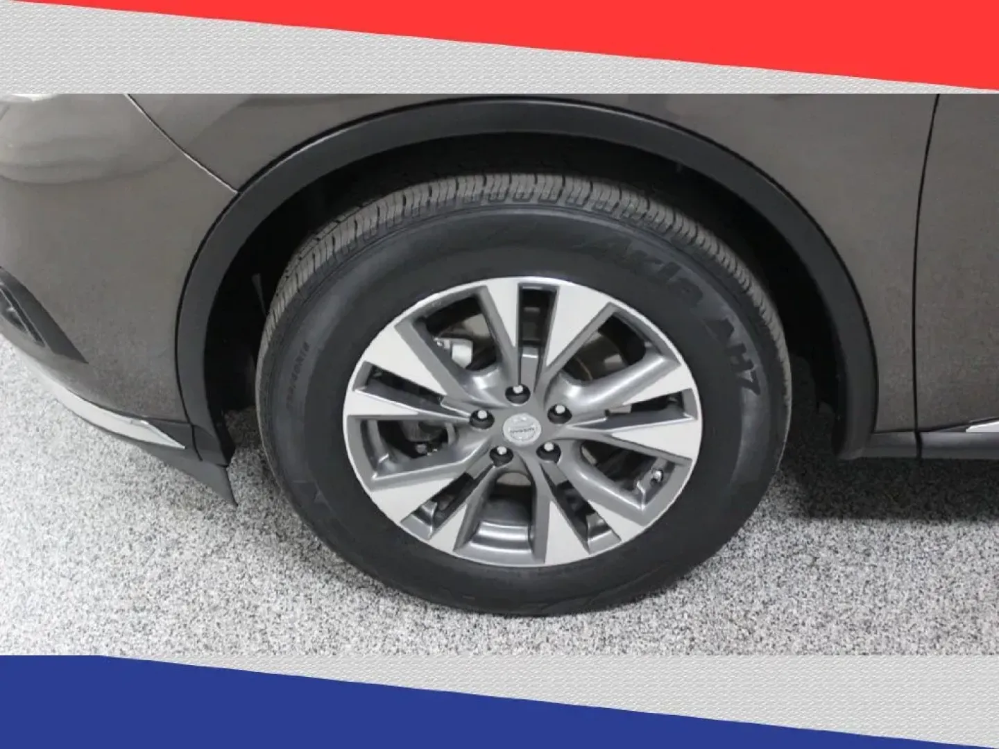 2015 Nissan Murano Platinum FWD (5N1AZ2MG3FN) with an 3.5L V6 DOHC 24V engine, Continuously Variable Transmission transmission, located at 5170 N La Cholla Blvd, Tucson, AZ, 85705, (520) 989-0282, 32.228245, -111.011742 - 2015 Nissan Murano - Photo#38
