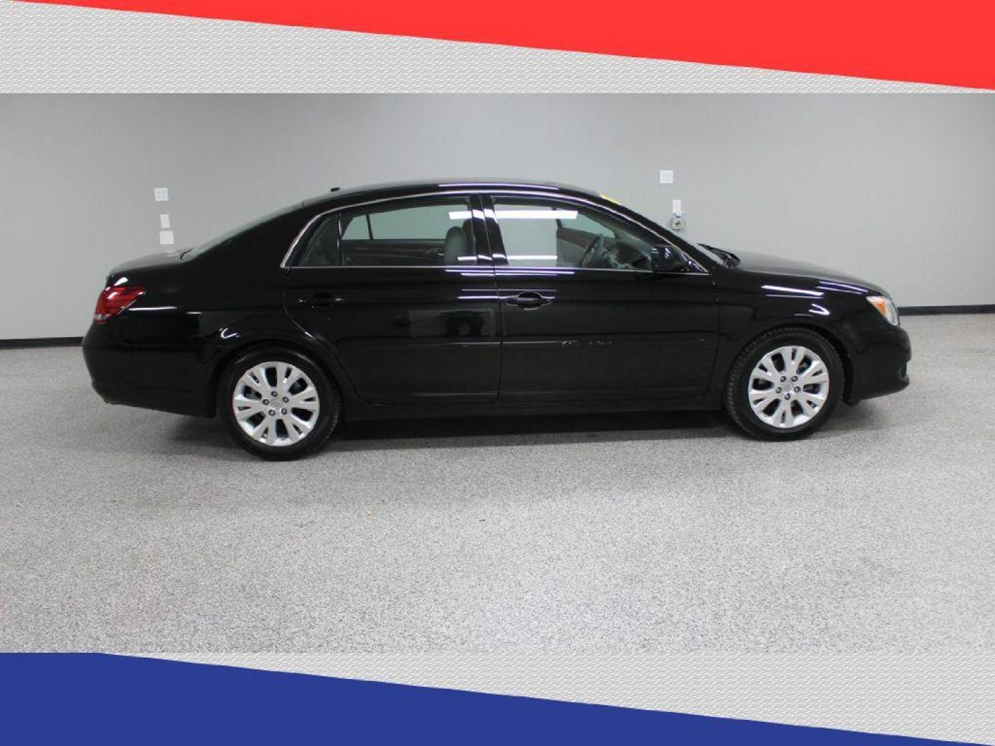 2009 Toyota Avalon Limited (4T1BK36B79U) with an 3.5L V6 DOHC 24V engine, 6-Speed Automatic transmission, located at 5170 N La Cholla Blvd, Tucson, AZ, 85705, (520) 989-0282, 32.228245, -111.011742 - 2009 Toyota Avalon - Photo#1