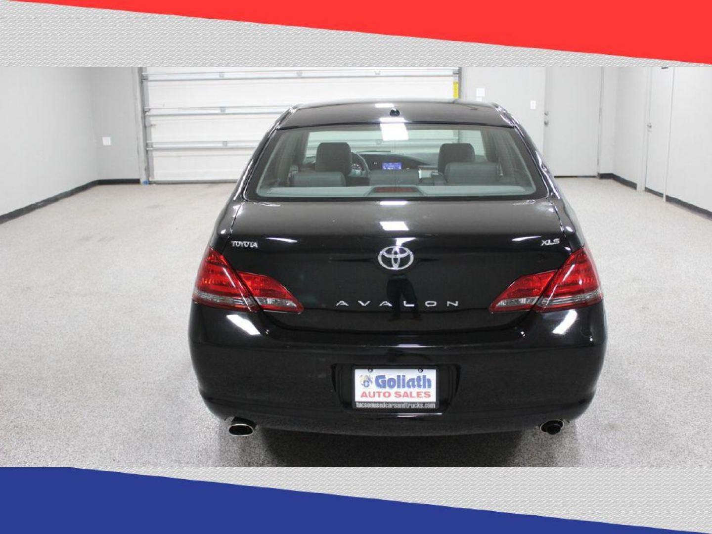 2009 Toyota Avalon Limited (4T1BK36B79U) with an 3.5L V6 DOHC 24V engine, 6-Speed Automatic transmission, located at 5170 N La Cholla Blvd, Tucson, AZ, 85705, (520) 989-0282, 32.228245, -111.011742 - 2009 Toyota Avalon - Photo#3