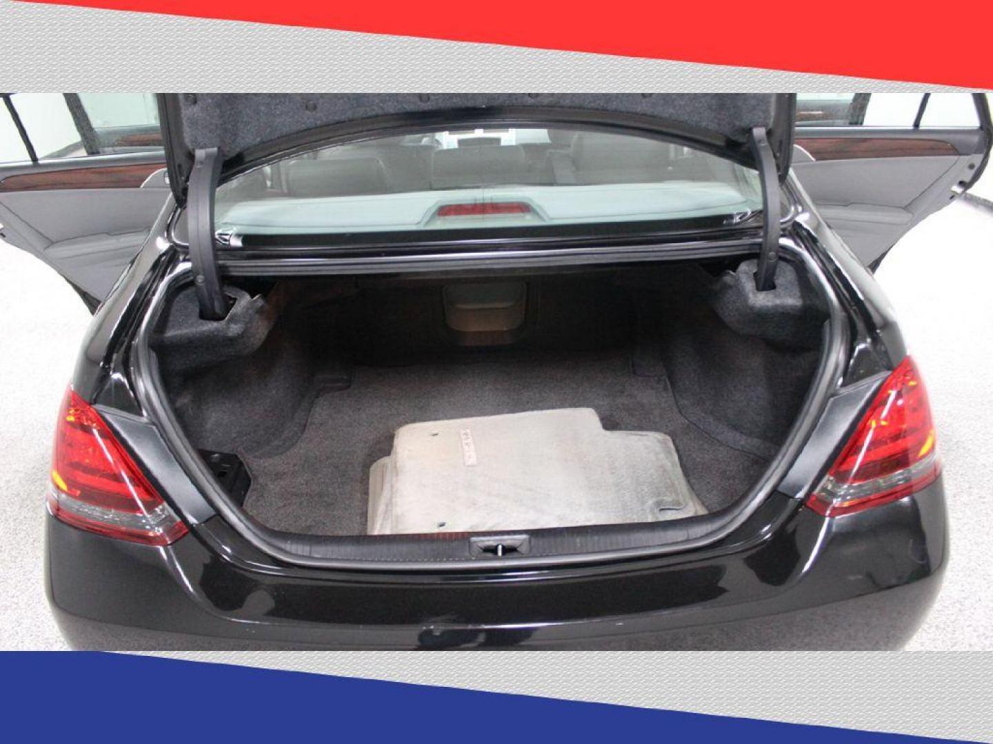 2009 Toyota Avalon Limited (4T1BK36B79U) with an 3.5L V6 DOHC 24V engine, 6-Speed Automatic transmission, located at 5170 N La Cholla Blvd, Tucson, AZ, 85705, (520) 989-0282, 32.228245, -111.011742 - 2009 Toyota Avalon - Photo#27