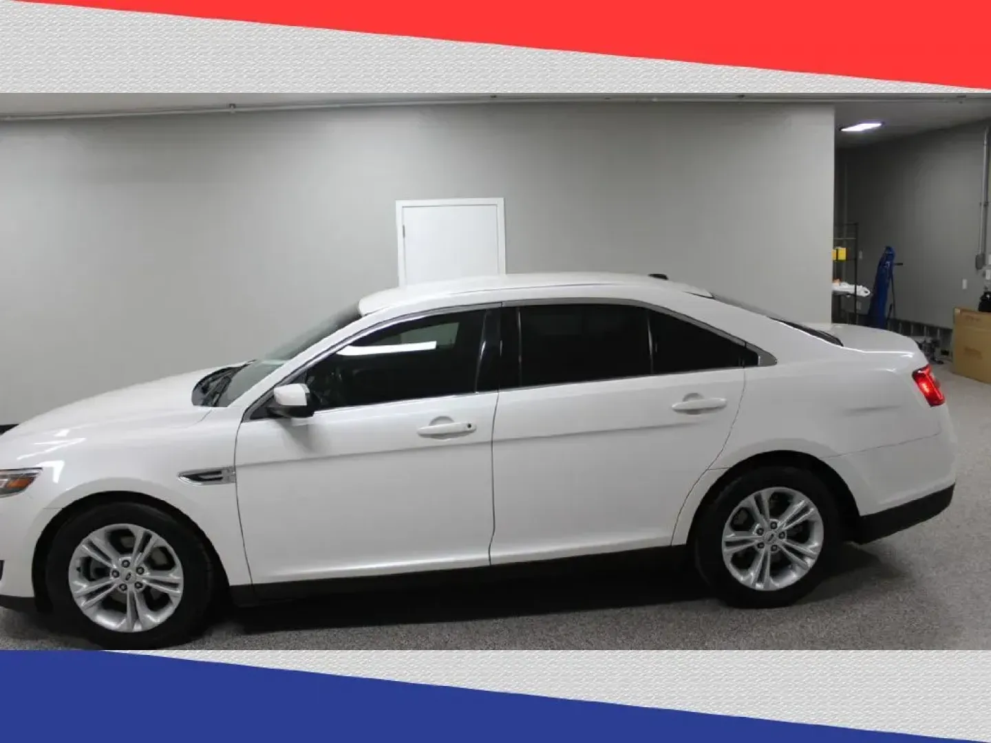 2015 Ford Taurus SEL FWD (1FAHP2E95FG) with an 2.0L L4 DOHC 16V engine, 6-Speed Automatic transmission, located at 5170 N La Cholla Blvd, Tucson, AZ, 85705, (520) 989-0282, 32.228245, -111.011742 - 2015 Ford Taurus - Photo#5