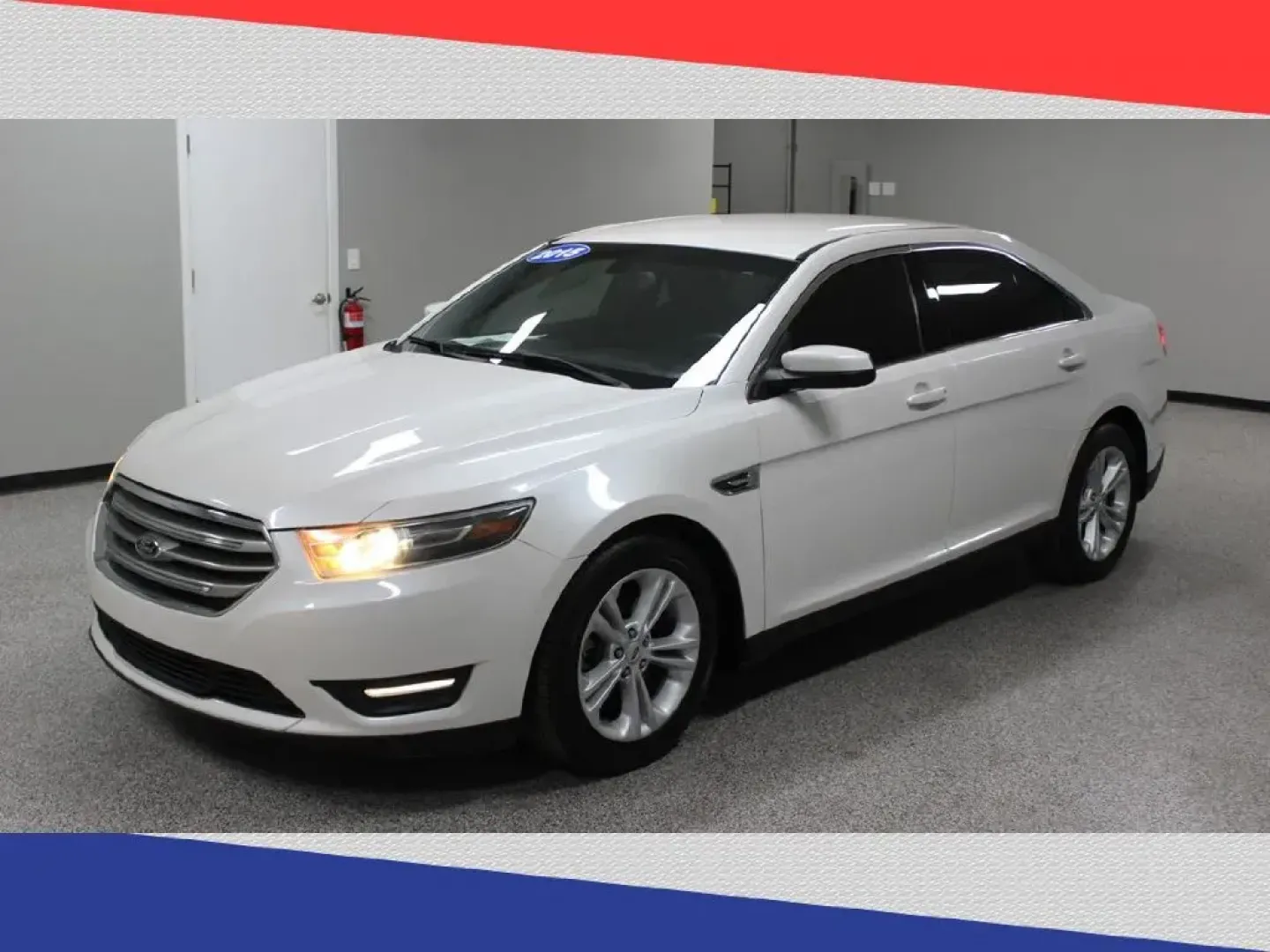 2015 Ford Taurus SEL FWD (1FAHP2E95FG) with an 2.0L L4 DOHC 16V engine, 6-Speed Automatic transmission, located at 5170 N La Cholla Blvd, Tucson, AZ, 85705, (520) 989-0282, 32.228245, -111.011742 - 2015 Ford Taurus - Photo#6