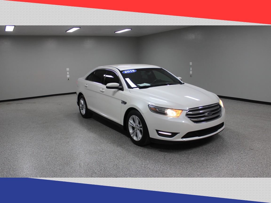 photo of 2015 Ford Taurus SEL FWD