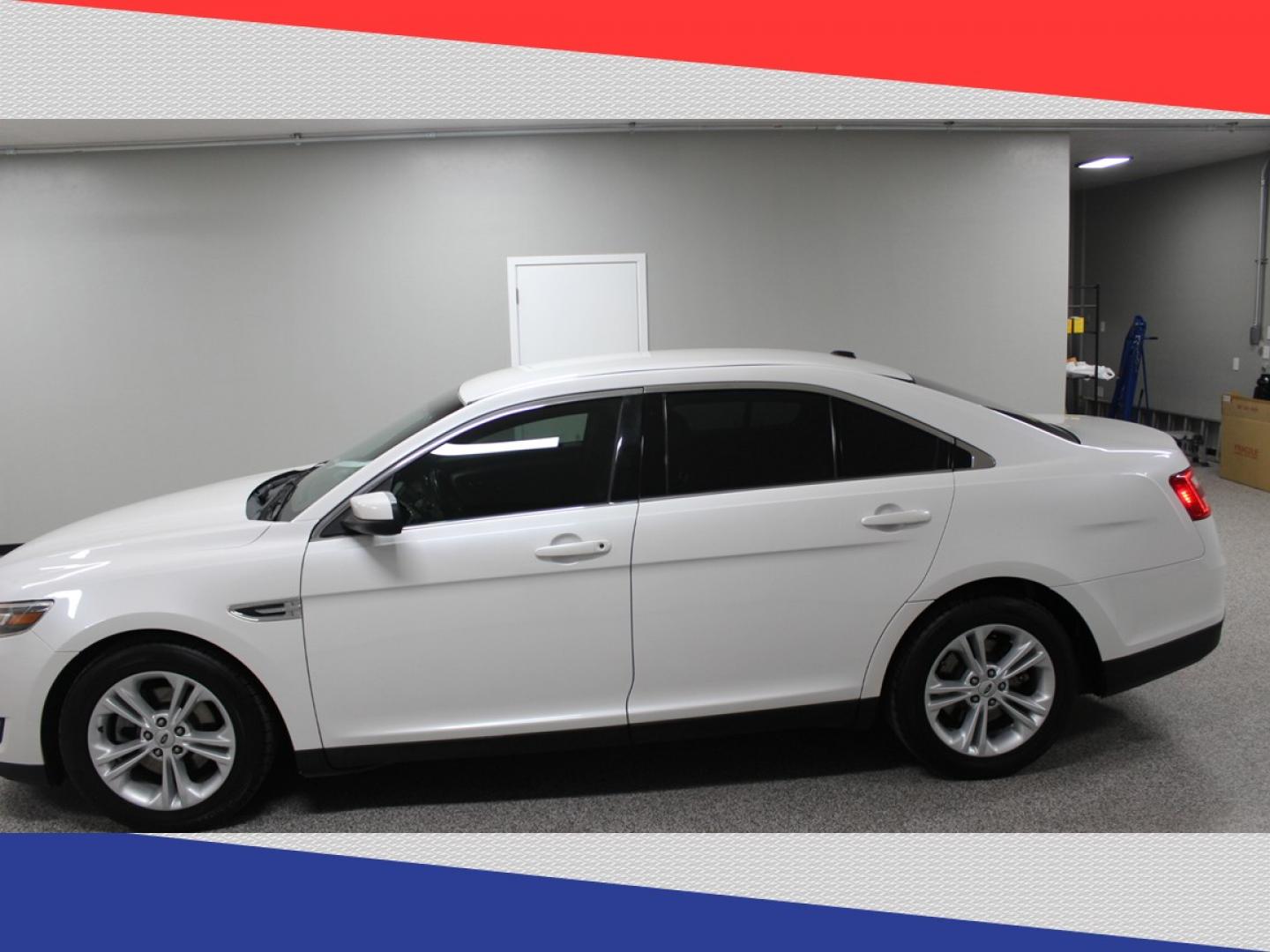 2015 Ford Taurus SEL FWD (1FAHP2E95FG) with an 2.0L L4 DOHC 16V engine, 6-Speed Automatic transmission, located at 5170 N La Cholla Blvd, Tucson, AZ, 85705, (520) 989-0282, 32.228245, -111.011742 - 2015 Ford Taurus - Photo#5