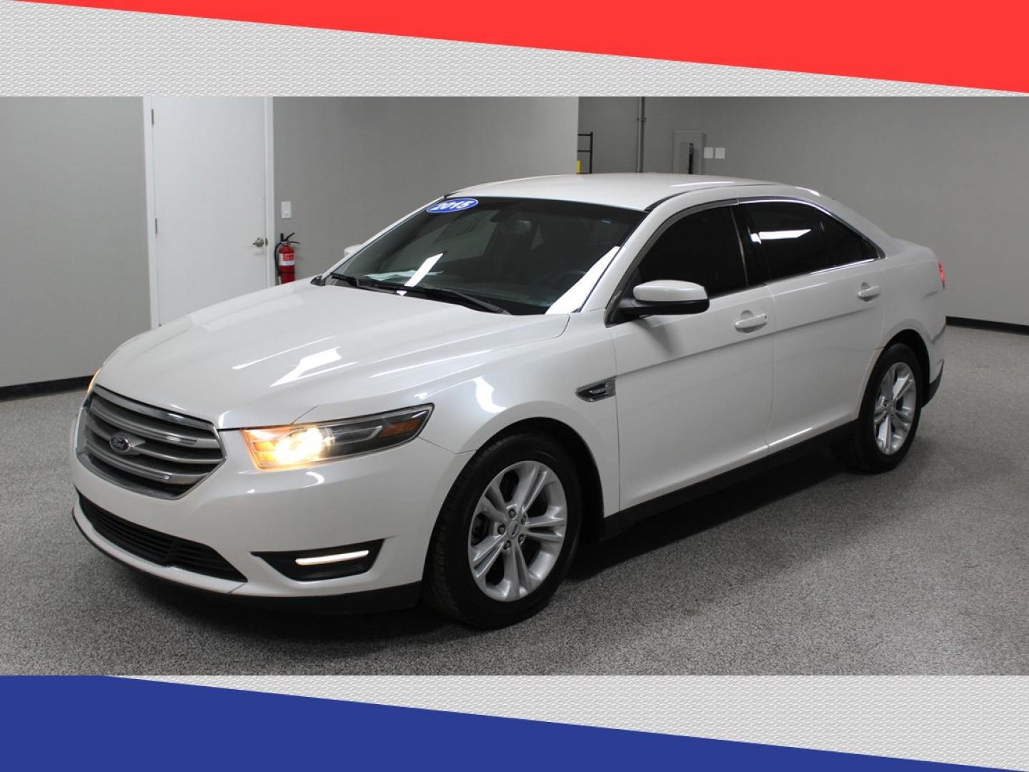 2015 Ford Taurus SEL FWD (1FAHP2E95FG) with an 2.0L L4 DOHC 16V engine, 6-Speed Automatic transmission, located at 5170 N La Cholla Blvd, Tucson, AZ, 85705, (520) 989-0282, 32.228245, -111.011742 - 2015 Ford Taurus - Photo#6