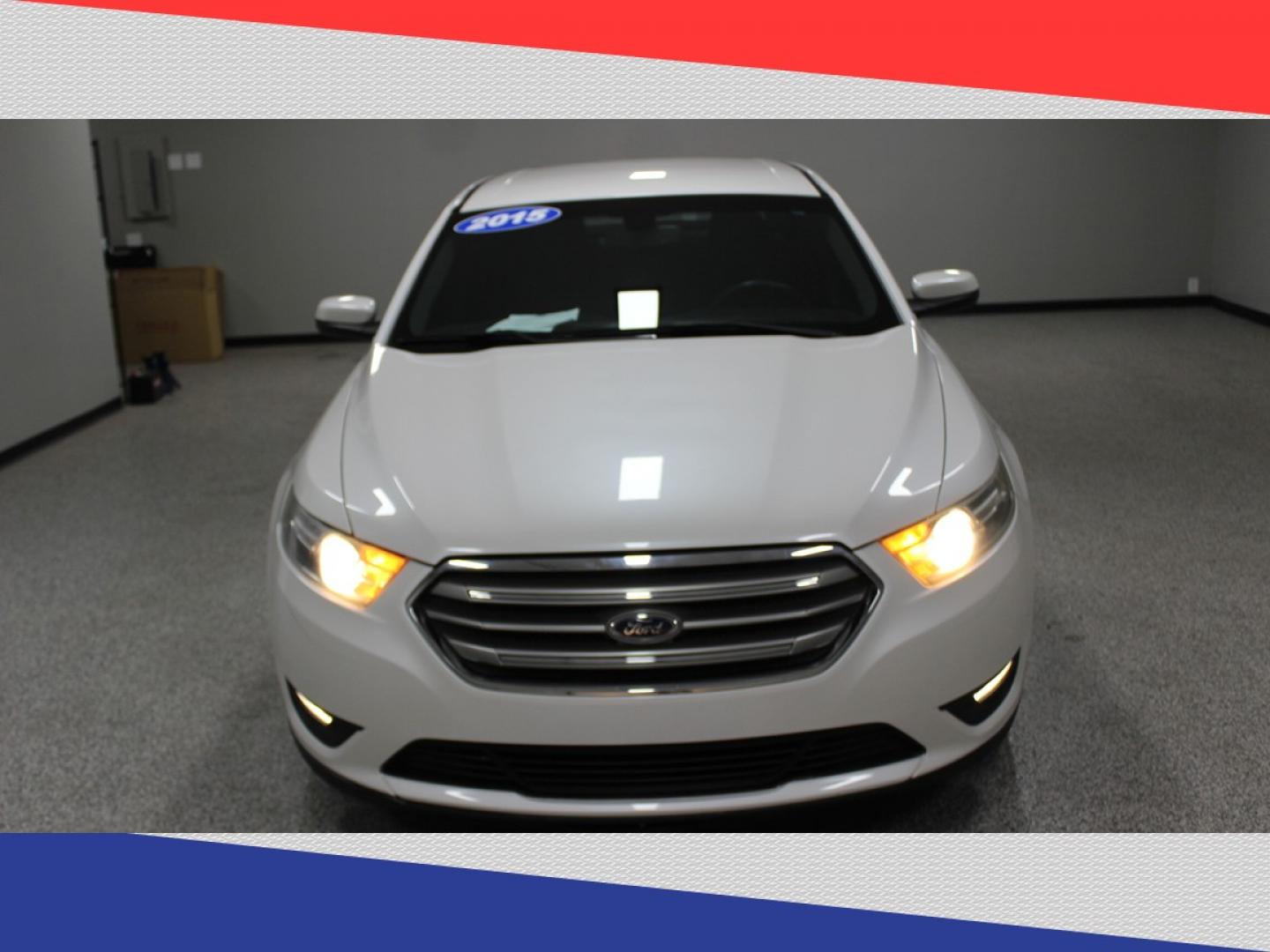 2015 Ford Taurus SEL FWD (1FAHP2E95FG) with an 2.0L L4 DOHC 16V engine, 6-Speed Automatic transmission, located at 5170 N La Cholla Blvd, Tucson, AZ, 85705, (520) 989-0282, 32.228245, -111.011742 - 2015 Ford Taurus - Photo#7