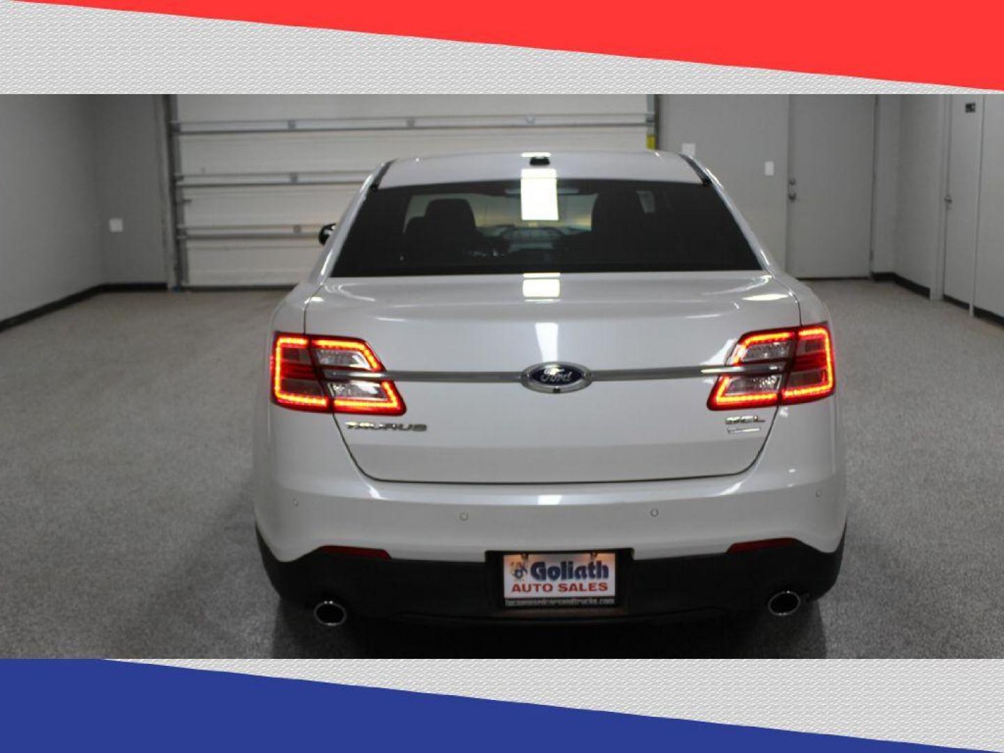 2015 Ford Taurus SEL FWD (1FAHP2E95FG) with an 2.0L L4 DOHC 16V engine, 6-Speed Automatic transmission, located at 5170 N La Cholla Blvd, Tucson, AZ, 85705, (520) 989-0282, 32.228245, -111.011742 - 2015 Ford Taurus - Photo#3