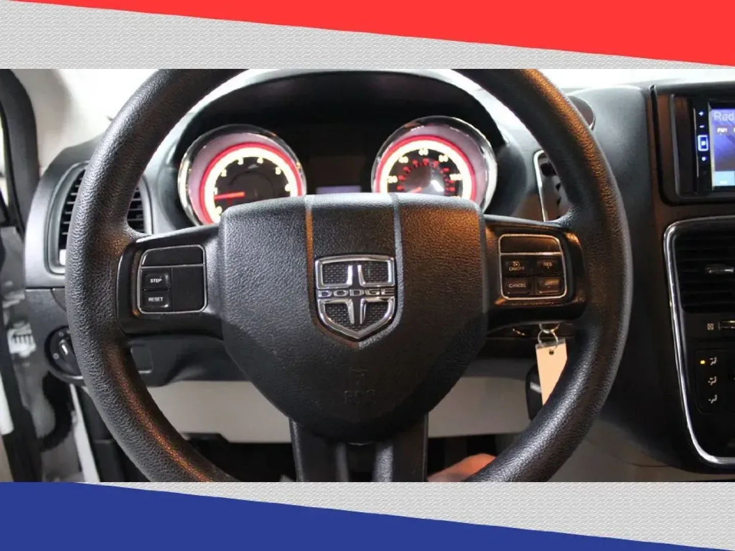 2019 Dodge Grand Caravan SE Plus (2C4RDGBG1KR) with an 3.6L V6 DOHC 24V engine, 6A transmission, located at 5170 N La Cholla Blvd, Tucson, AZ, 85705, (520) 989-0282, 32.228245, -111.011742 - 2019 Dodge Grand Caravan - Photo#14