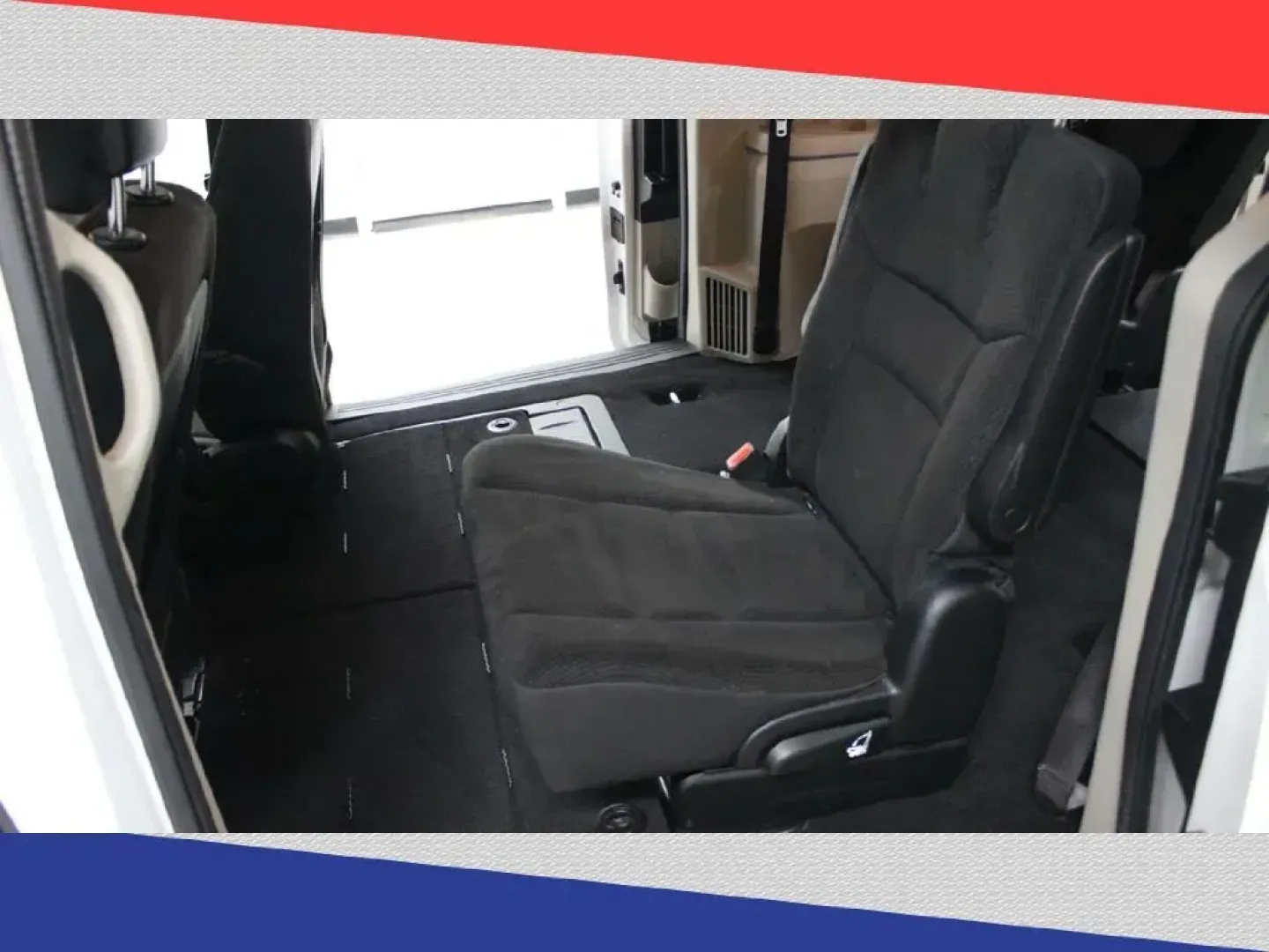 2019 Dodge Grand Caravan SE Plus (2C4RDGBG1KR) with an 3.6L V6 DOHC 24V engine, 6A transmission, located at 5170 N La Cholla Blvd, Tucson, AZ, 85705, (520) 989-0282, 32.228245, -111.011742 - 2019 Dodge Grand Caravan - Photo#22