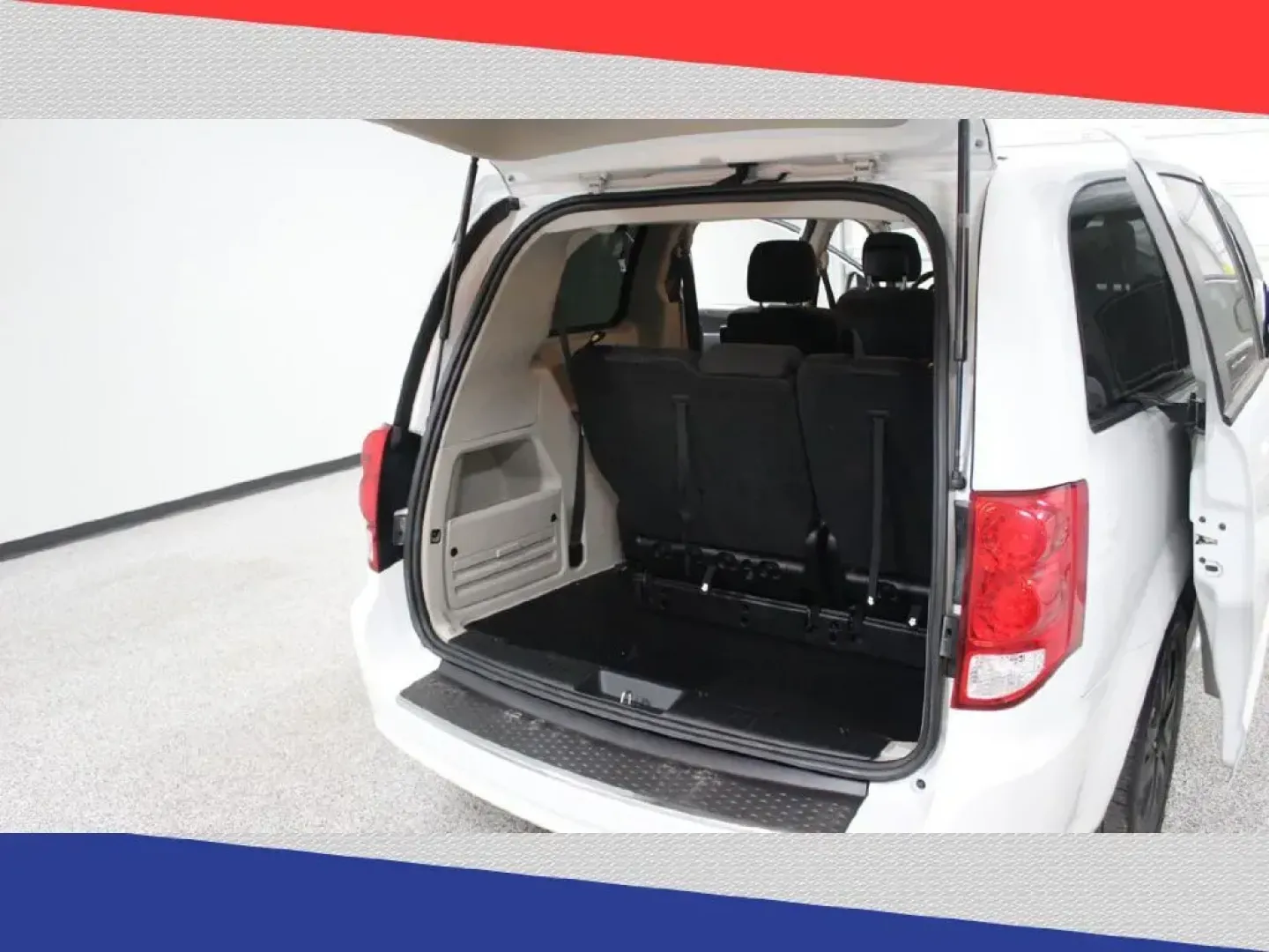 2019 Dodge Grand Caravan SE Plus (2C4RDGBG1KR) with an 3.6L V6 DOHC 24V engine, 6A transmission, located at 5170 N La Cholla Blvd, Tucson, AZ, 85705, (520) 989-0282, 32.228245, -111.011742 - 2019 Dodge Grand Caravan - Photo#25