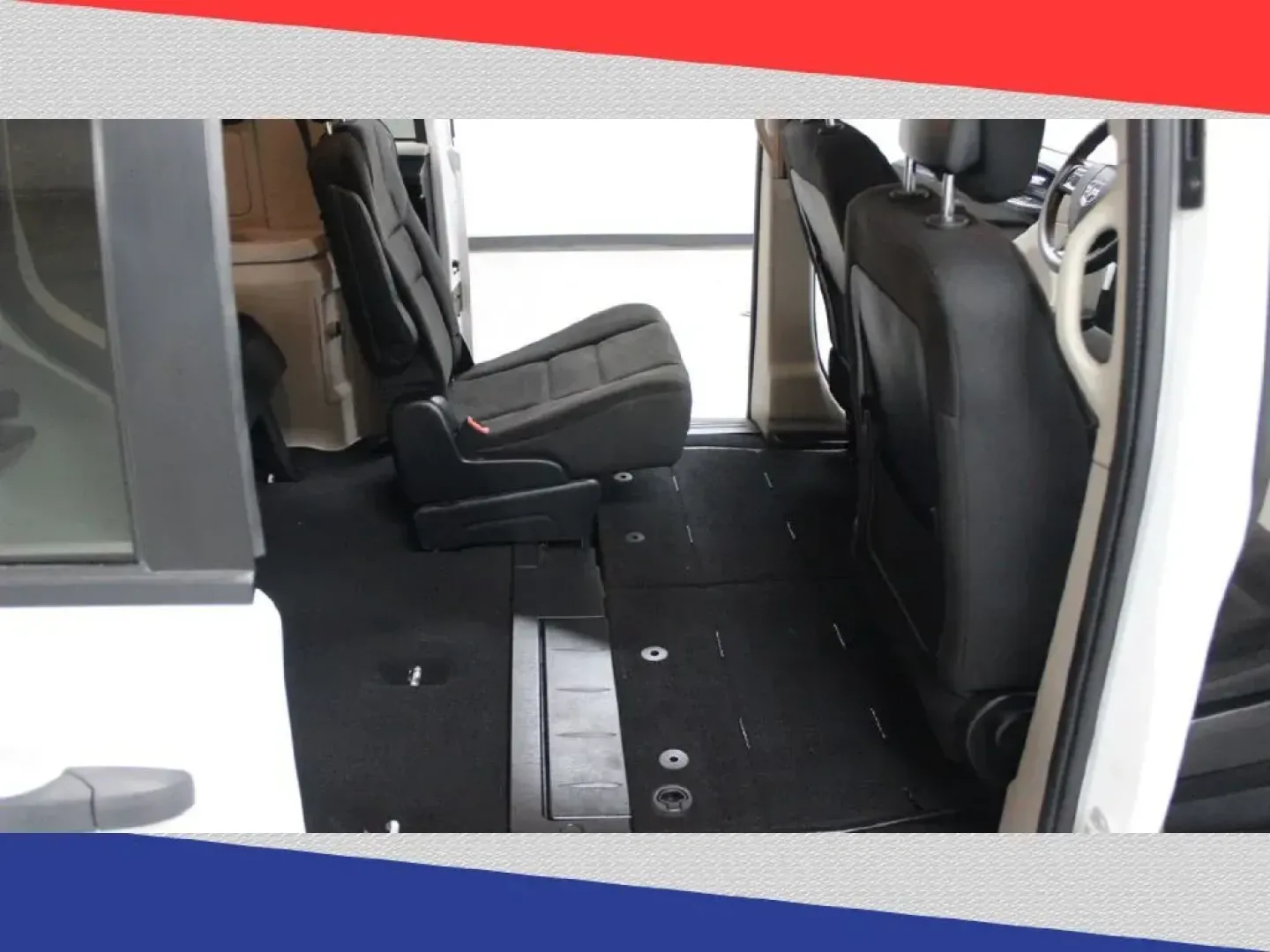 2019 Dodge Grand Caravan SE Plus (2C4RDGBG1KR) with an 3.6L V6 DOHC 24V engine, 6A transmission, located at 5170 N La Cholla Blvd, Tucson, AZ, 85705, (520) 989-0282, 32.228245, -111.011742 - 2019 Dodge Grand Caravan - Photo#28