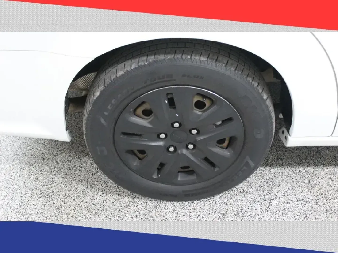 2019 Dodge Grand Caravan SE Plus (2C4RDGBG1KR) with an 3.6L V6 DOHC 24V engine, 6A transmission, located at 5170 N La Cholla Blvd, Tucson, AZ, 85705, (520) 989-0282, 32.228245, -111.011742 - 2019 Dodge Grand Caravan - Photo#34