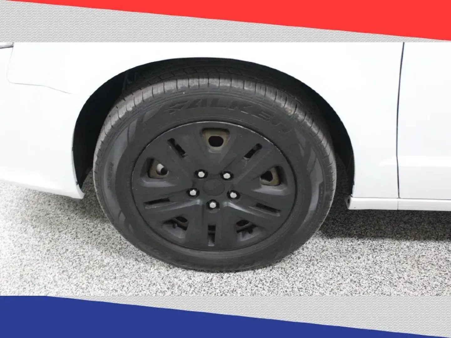 2019 Dodge Grand Caravan SE Plus (2C4RDGBG1KR) with an 3.6L V6 DOHC 24V engine, 6A transmission, located at 5170 N La Cholla Blvd, Tucson, AZ, 85705, (520) 989-0282, 32.228245, -111.011742 - 2019 Dodge Grand Caravan - Photo#36