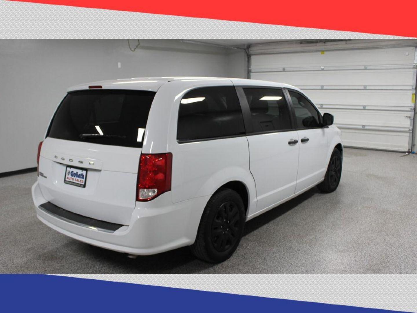 2019 Dodge Grand Caravan SE Plus (2C4RDGBG1KR) with an 3.6L V6 DOHC 24V engine, 6A transmission, located at 5170 N La Cholla Blvd, Tucson, AZ, 85705, (520) 989-0282, 32.228245, -111.011742 - 2019 Dodge Grand Caravan - Photo#2