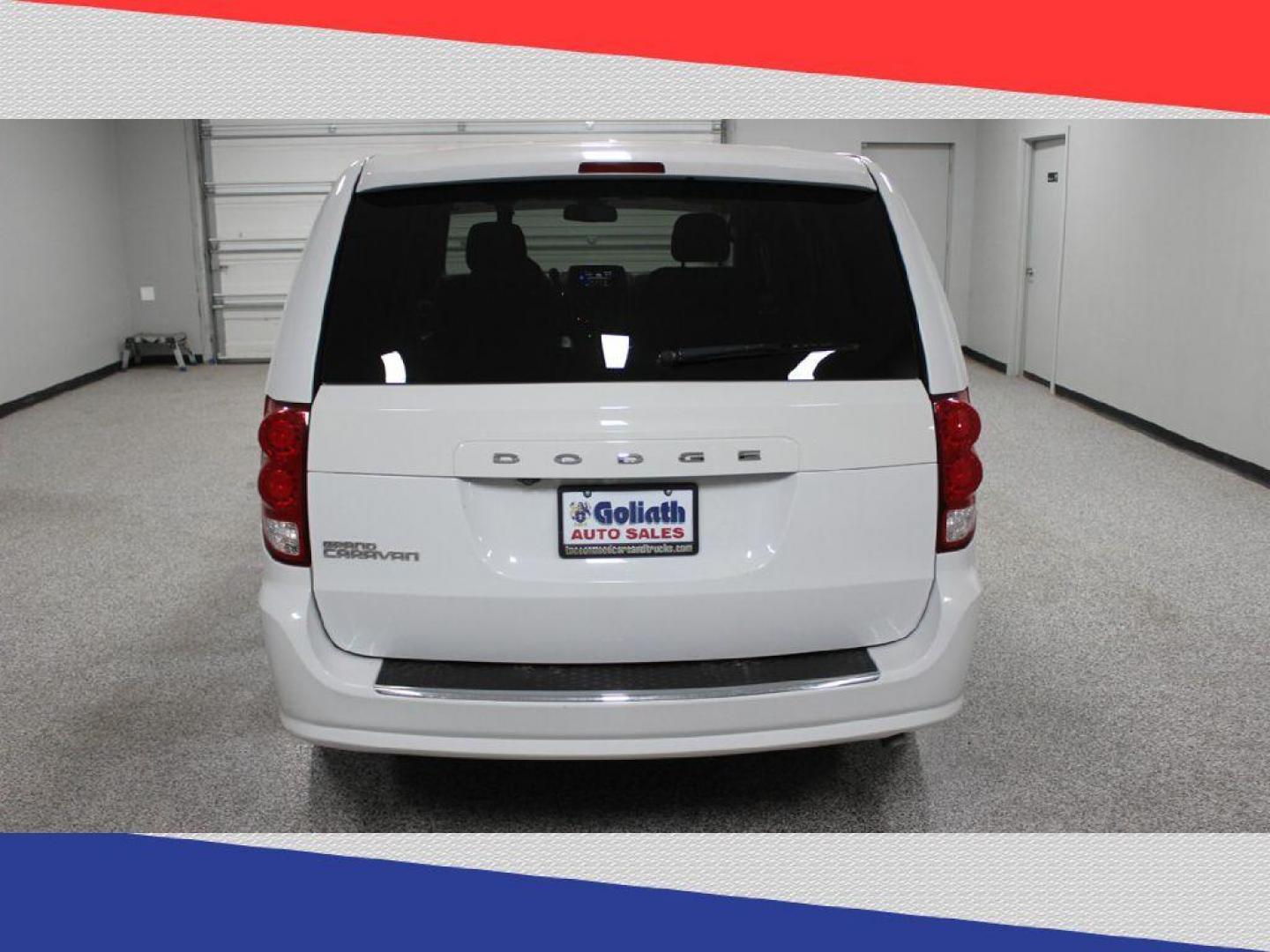 2019 Dodge Grand Caravan SE Plus (2C4RDGBG1KR) with an 3.6L V6 DOHC 24V engine, 6A transmission, located at 5170 N La Cholla Blvd, Tucson, AZ, 85705, (520) 989-0282, 32.228245, -111.011742 - 2019 Dodge Grand Caravan - Photo#3