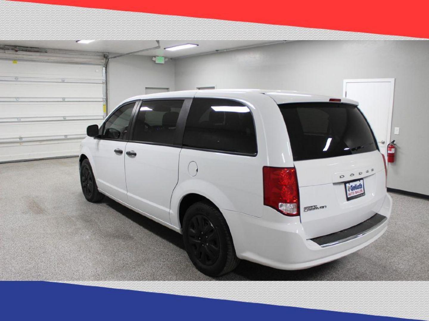 2019 Dodge Grand Caravan SE Plus (2C4RDGBG1KR) with an 3.6L V6 DOHC 24V engine, 6A transmission, located at 5170 N La Cholla Blvd, Tucson, AZ, 85705, (520) 989-0282, 32.228245, -111.011742 - 2019 Dodge Grand Caravan - Photo#4