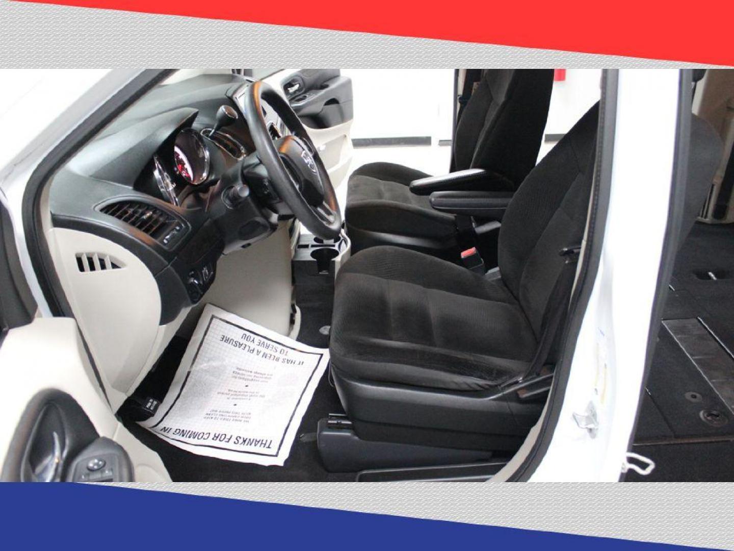 2019 Dodge Grand Caravan SE Plus (2C4RDGBG1KR) with an 3.6L V6 DOHC 24V engine, 6A transmission, located at 5170 N La Cholla Blvd, Tucson, AZ, 85705, (520) 989-0282, 32.228245, -111.011742 - 2019 Dodge Grand Caravan - Photo#10