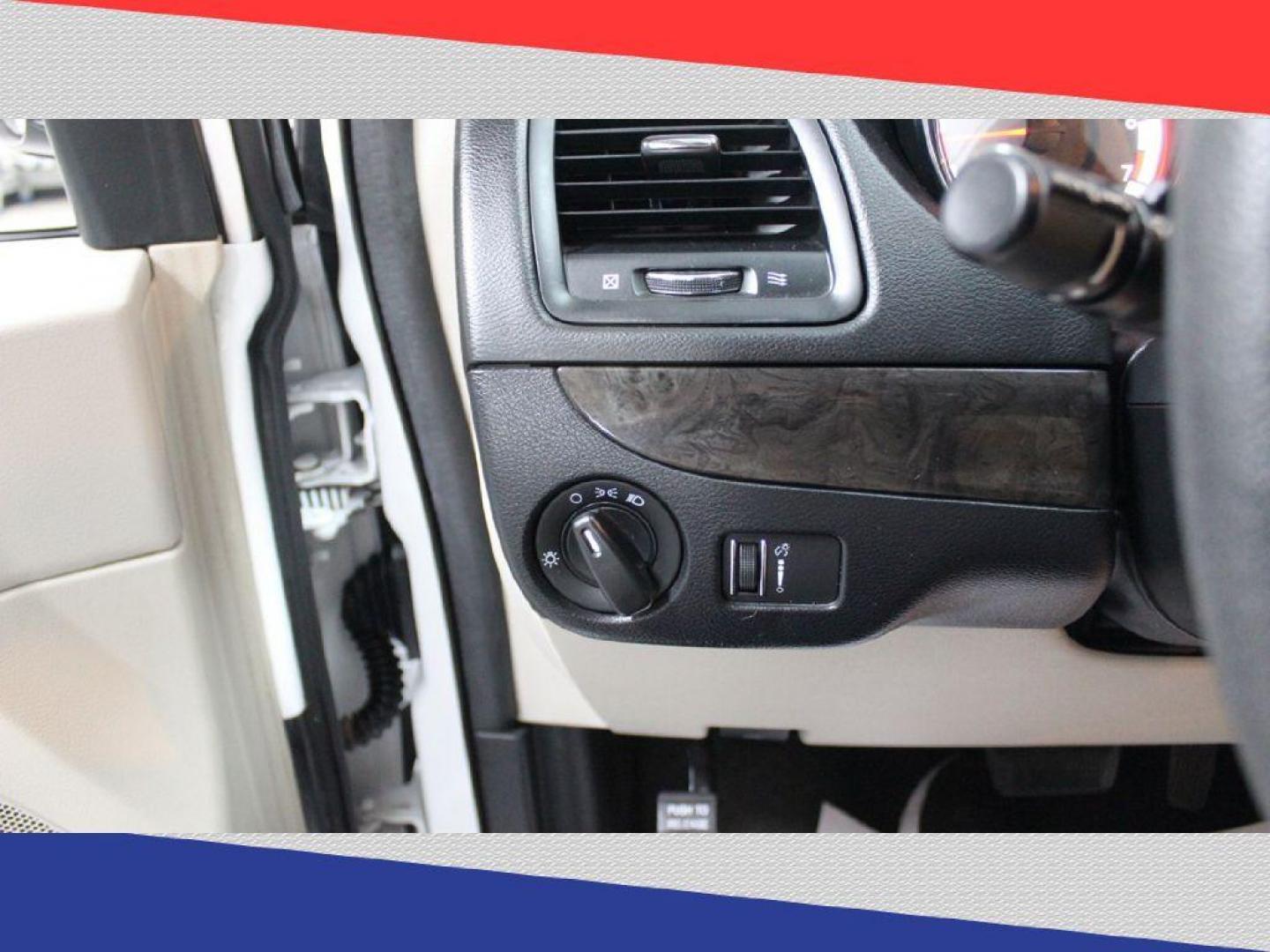 2019 Dodge Grand Caravan SE Plus (2C4RDGBG1KR) with an 3.6L V6 DOHC 24V engine, 6A transmission, located at 5170 N La Cholla Blvd, Tucson, AZ, 85705, (520) 989-0282, 32.228245, -111.011742 - 2019 Dodge Grand Caravan - Photo#13