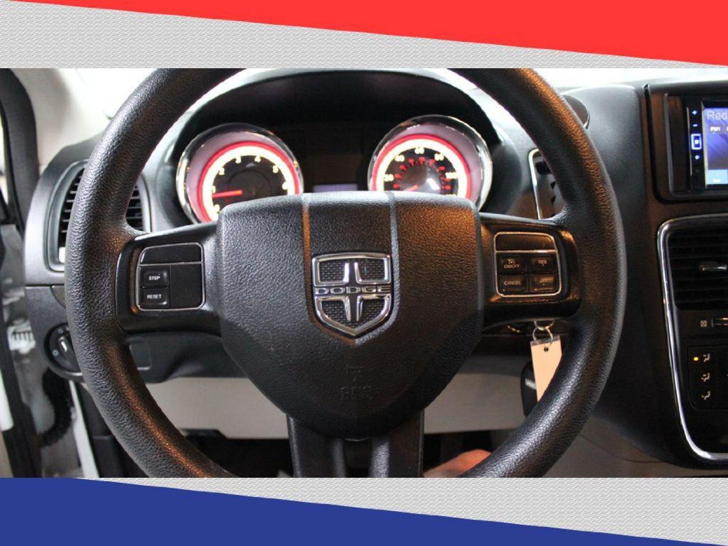 2019 Dodge Grand Caravan SE Plus (2C4RDGBG1KR) with an 3.6L V6 DOHC 24V engine, 6A transmission, located at 5170 N La Cholla Blvd, Tucson, AZ, 85705, (520) 989-0282, 32.228245, -111.011742 - 2019 Dodge Grand Caravan - Photo#14