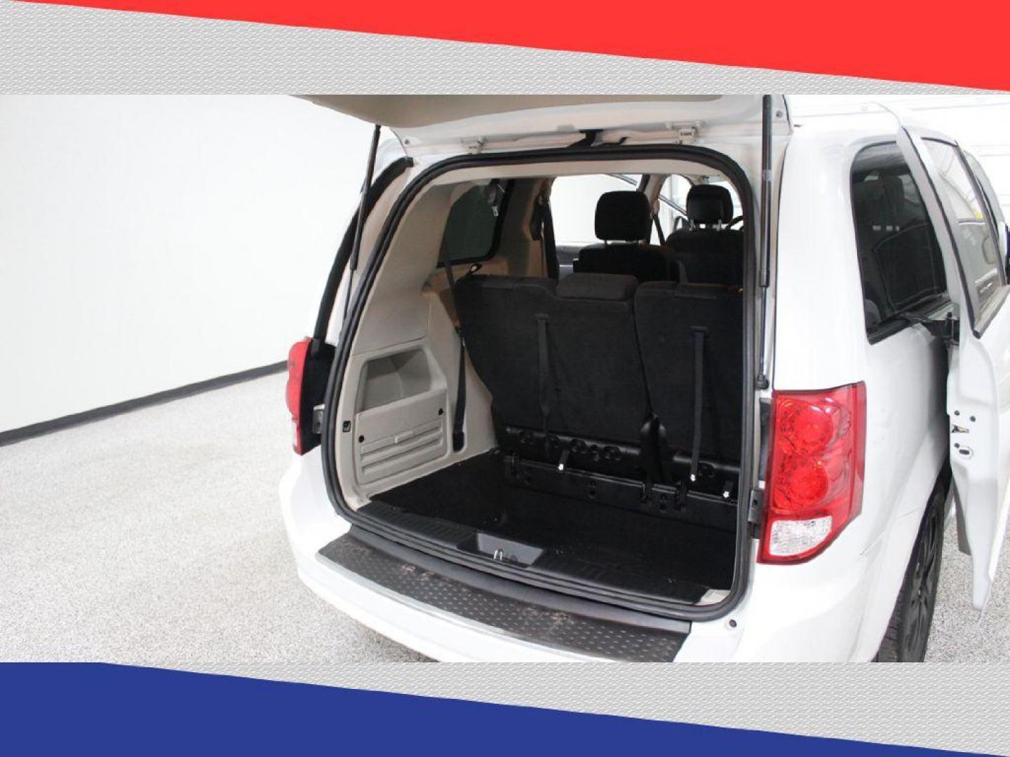 2019 Dodge Grand Caravan SE Plus (2C4RDGBG1KR) with an 3.6L V6 DOHC 24V engine, 6A transmission, located at 5170 N La Cholla Blvd, Tucson, AZ, 85705, (520) 989-0282, 32.228245, -111.011742 - 2019 Dodge Grand Caravan - Photo#25