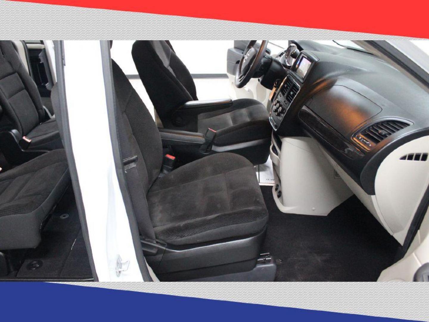 2019 Dodge Grand Caravan SE Plus (2C4RDGBG1KR) with an 3.6L V6 DOHC 24V engine, 6A transmission, located at 5170 N La Cholla Blvd, Tucson, AZ, 85705, (520) 989-0282, 32.228245, -111.011742 - 2019 Dodge Grand Caravan - Photo#29