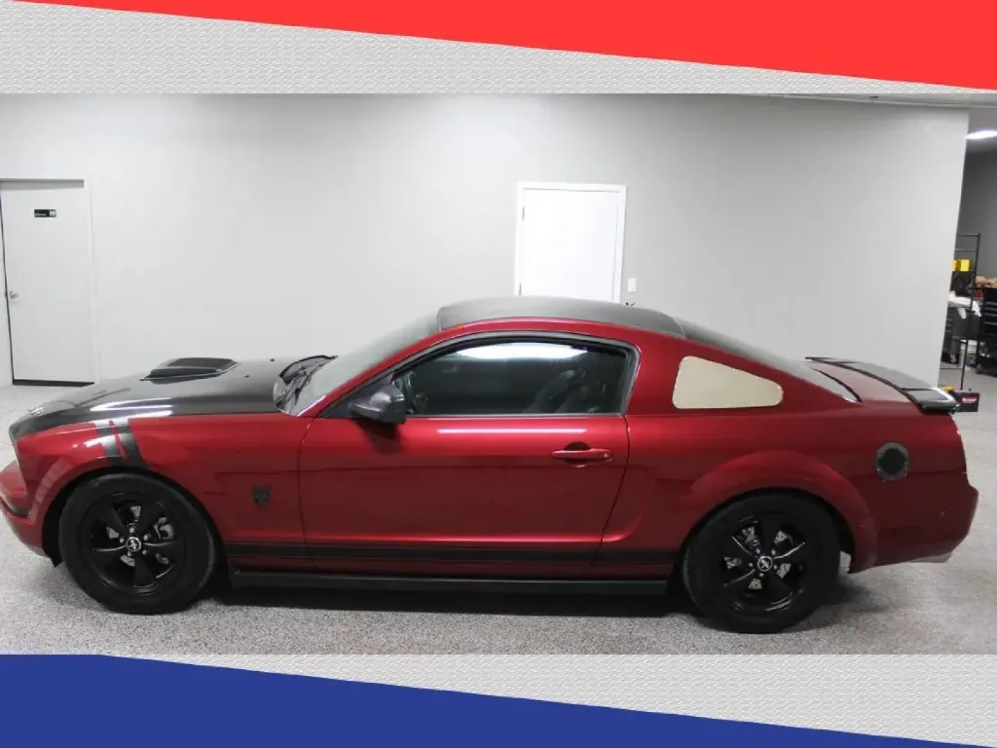 2007 Ford Mustang V6 Deluxe Coupe (1ZVHT80N075) with an 4.0L V6 SOHC 12V engine, Automatic transmission, located at 5170 N La Cholla Blvd, Tucson, AZ, 85705, (520) 989-0282, 32.228245, -111.011742 - 2007 Ford Mustang - Photo#4