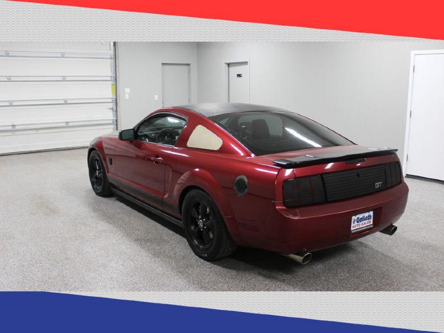 2007 Ford Mustang V6 Deluxe Coupe (1ZVHT80N075) with an 4.0L V6 SOHC 12V engine, Automatic transmission, located at 5170 N La Cholla Blvd, Tucson, AZ, 85705, (520) 989-0282, 32.228245, -111.011742 - 2007 Ford Mustang - Photo#3