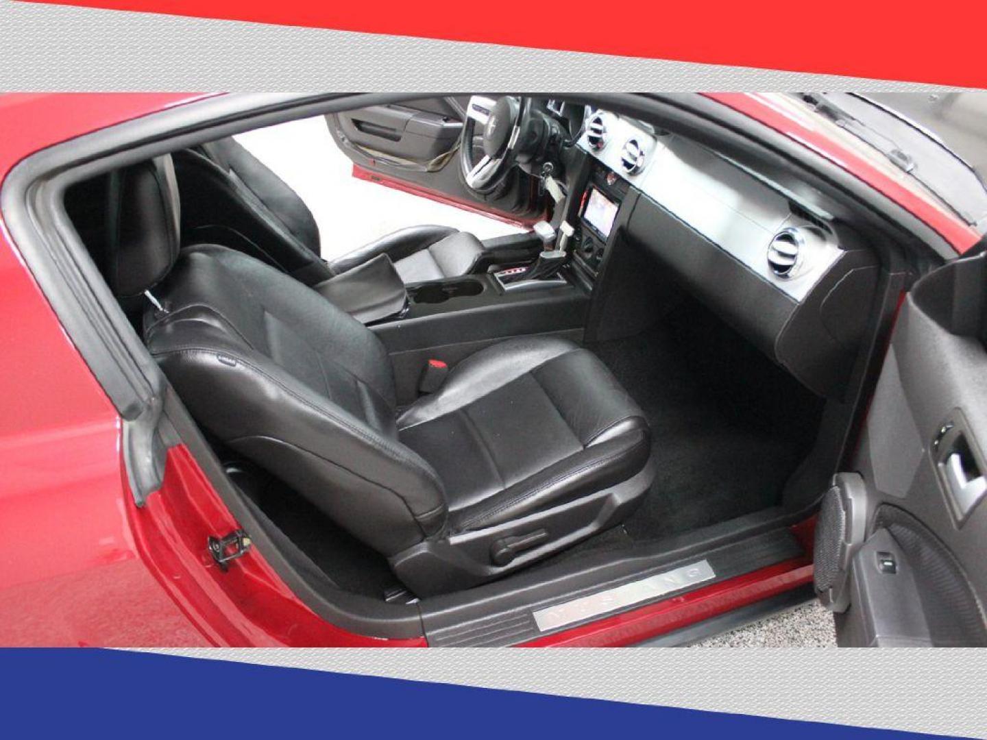 2007 Ford Mustang V6 Deluxe Coupe (1ZVHT80N075) with an 4.0L V6 SOHC 12V engine, Automatic transmission, located at 5170 N La Cholla Blvd, Tucson, AZ, 85705, (520) 989-0282, 32.228245, -111.011742 - 2007 Ford Mustang - Photo#20