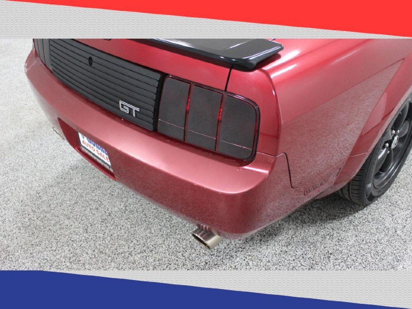 2007 Ford Mustang V6 Deluxe Coupe (1ZVHT80N075) with an 4.0L V6 SOHC 12V engine, Automatic transmission, located at 5170 N La Cholla Blvd, Tucson, AZ, 85705, (520) 989-0282, 32.228245, -111.011742 - 2007 Ford Mustang - Photo#31