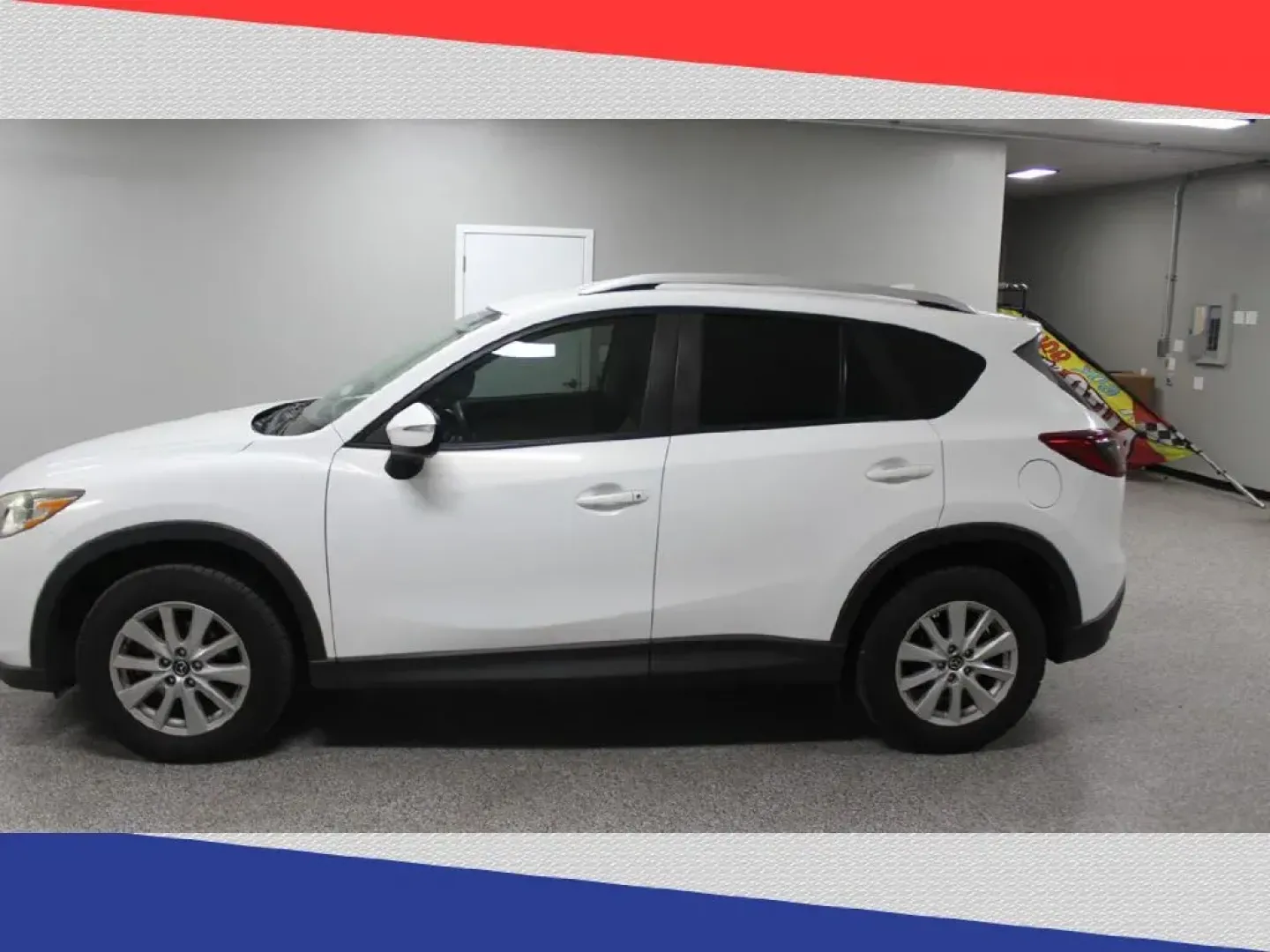 2016 Mazda CX-5 Sport AT (JM3KE2BY5G0) with an 2.5L L4 DOHC 16V engine, 6-Speed Automatic transmission, located at 5170 N La Cholla Blvd, Tucson, AZ, 85705, (520) 989-0282, 32.228245, -111.011742 - **Discover Your Next Adventure with the 2016 Mazda CX-5 Perfect for Family Outings and Weekend Getaways!**<br /> <br /> At Goliath Auto Sales in Tucson, AZ, we understand that life is an adventure waiting to unfold, and the 2016 Mazda CX-5 is the perfect companion for every journey. Whether you're - Photo#5