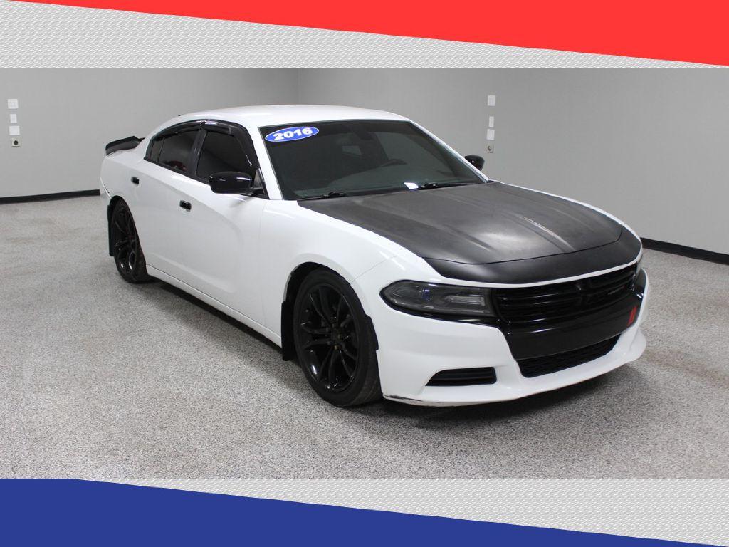 photo of 2016 Dodge Charger SE