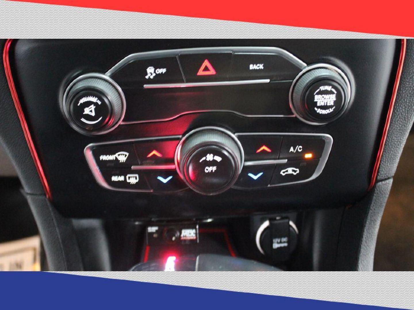 2016 Dodge Charger SE (2C3CDXBG3GH) with an 3.6L V6 DOHC 24V engine, 8A transmission, located at 5170 N La Cholla Blvd, Tucson, AZ, 85705, (520) 989-0282, 32.228245, -111.011742 - 2016 Dodge Charger - Photo#20