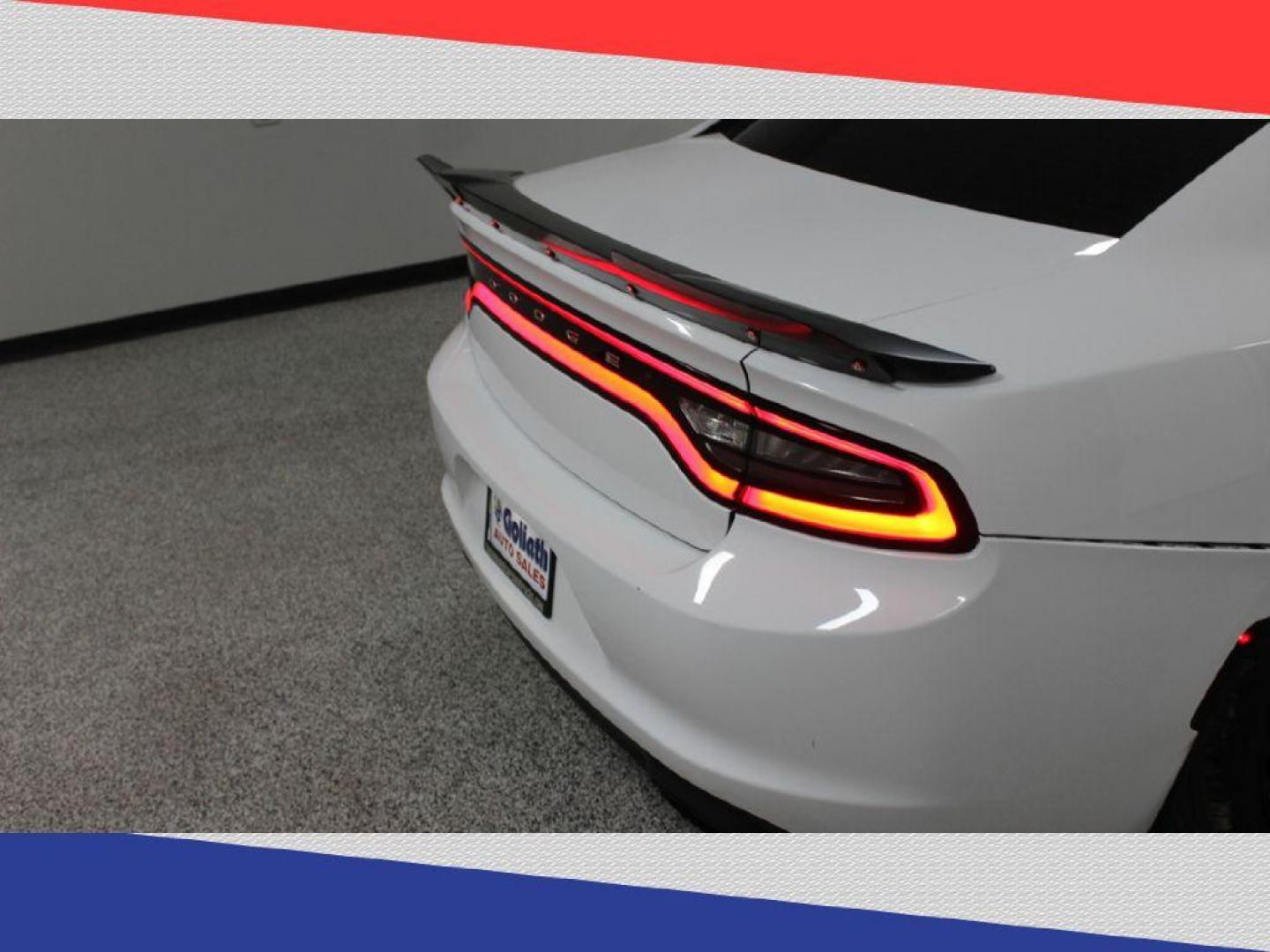 2016 Dodge Charger SE (2C3CDXBG3GH) with an 3.6L V6 DOHC 24V engine, 8A transmission, located at 5170 N La Cholla Blvd, Tucson, AZ, 85705, (520) 989-0282, 32.228245, -111.011742 - 2016 Dodge Charger - Photo#24