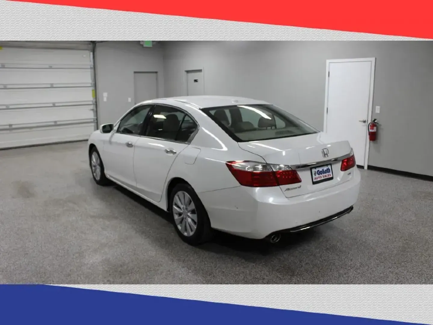 2014 Honda Accord EX-L V6 Sedan AT (1HGCR3F83EA) with an 3.5L V6 SOHC 24V engine, 6-Speed Automatic transmission, located at 5170 N La Cholla Blvd, Tucson, AZ, 85705, (520) 989-0282, 32.228245, -111.011742 - 2014 Honda Accord - Photo#4