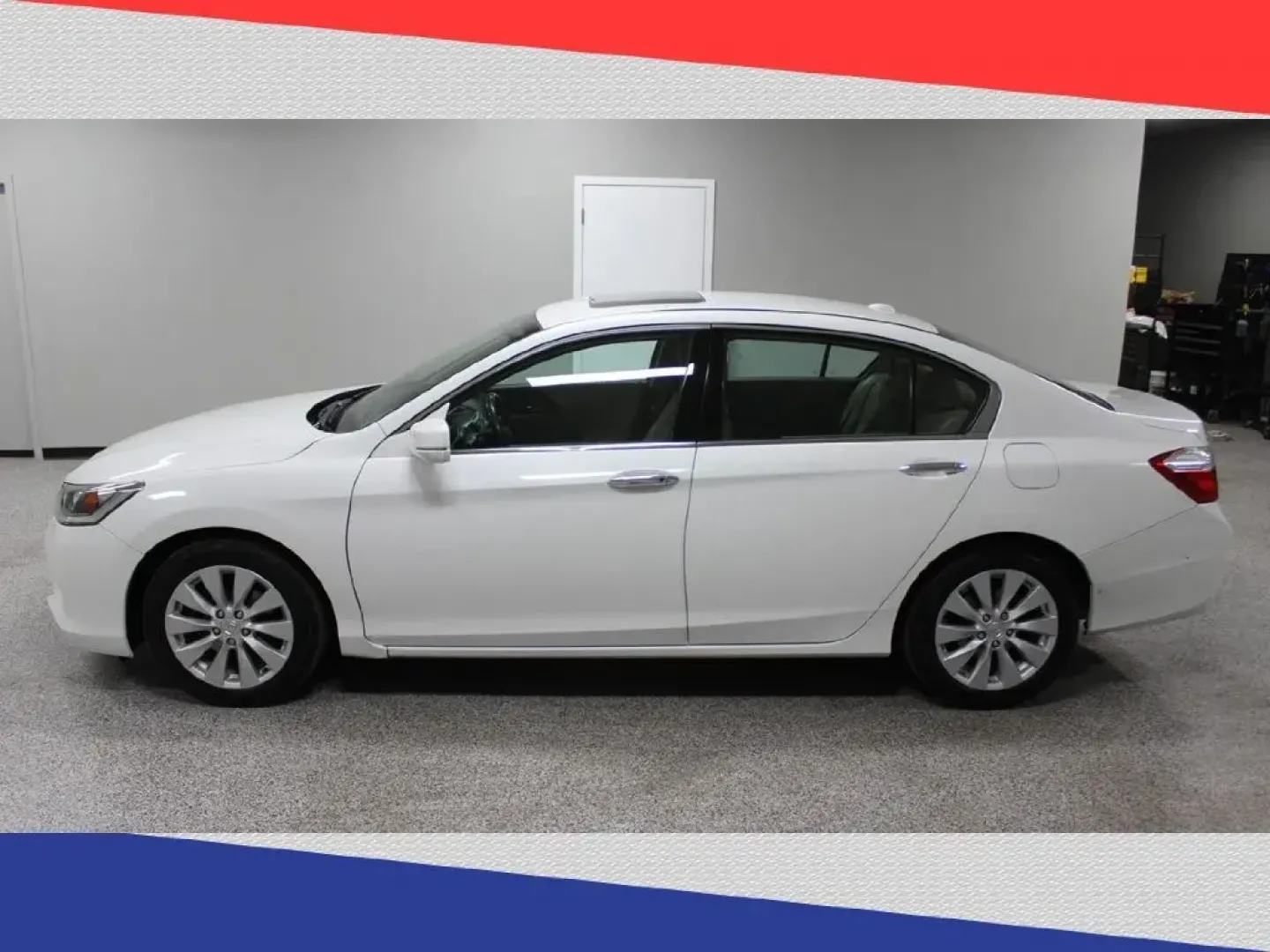 2014 Honda Accord EX-L V6 Sedan AT (1HGCR3F83EA) with an 3.5L V6 SOHC 24V engine, 6-Speed Automatic transmission, located at 5170 N La Cholla Blvd, Tucson, AZ, 85705, (520) 989-0282, 32.228245, -111.011742 - 2014 Honda Accord - Photo#5
