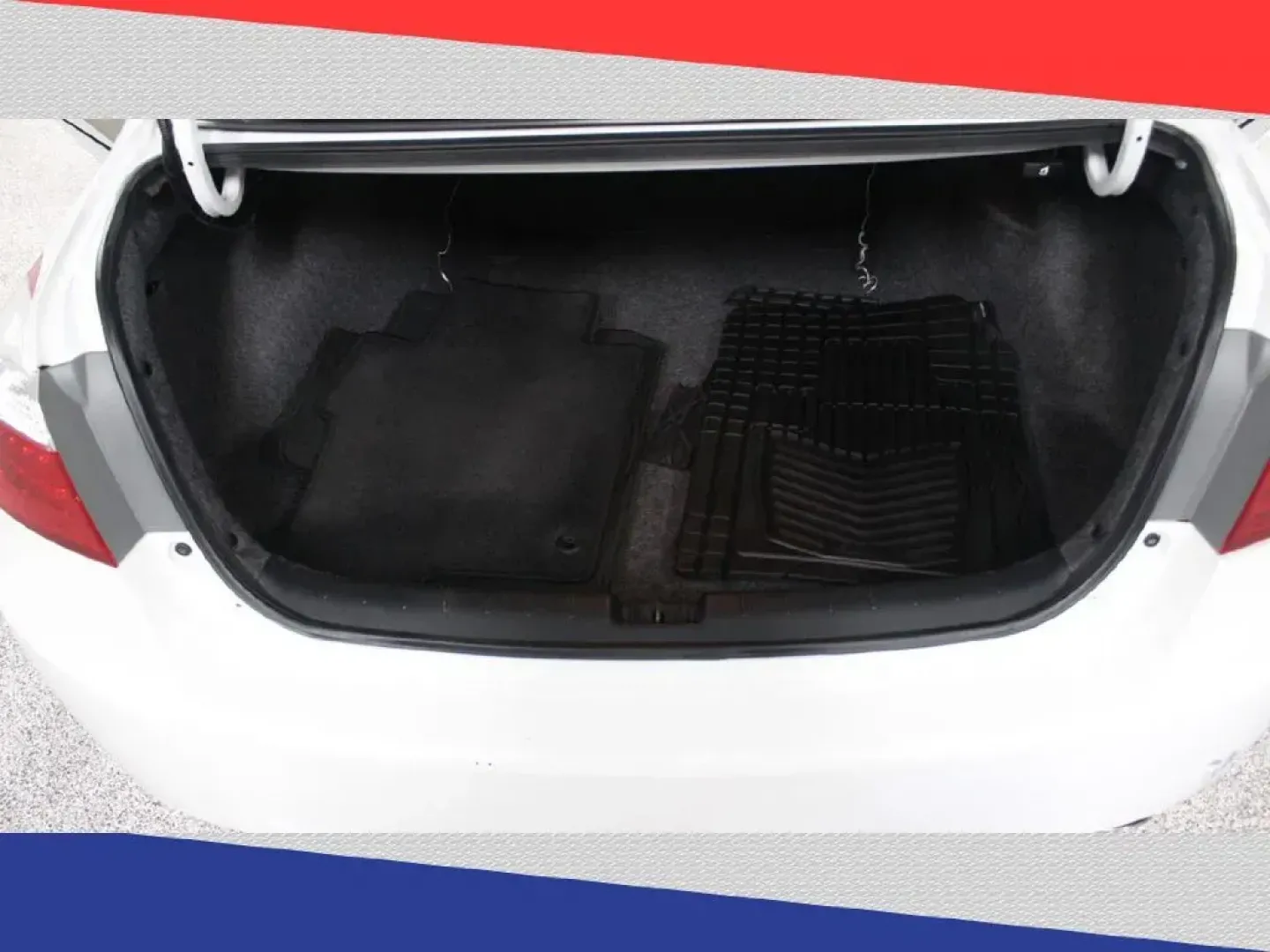 2014 Honda Accord EX-L V6 Sedan AT (1HGCR3F83EA) with an 3.5L V6 SOHC 24V engine, 6-Speed Automatic transmission, located at 5170 N La Cholla Blvd, Tucson, AZ, 85705, (520) 989-0282, 32.228245, -111.011742 - 2014 Honda Accord - Photo#30