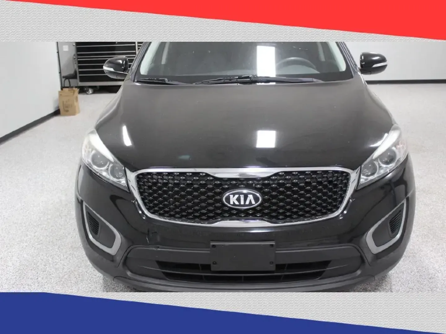 2017 Kia Sorento LX V6 2WD (5XYPG4A55HG) with an 3.3L V6 DOHC 24V engine, 6A transmission, located at 5170 N La Cholla Blvd, Tucson, AZ, 85705, (520) 989-0282, 32.228245, -111.011742 - 2017 Kia Sorento - Photo#7