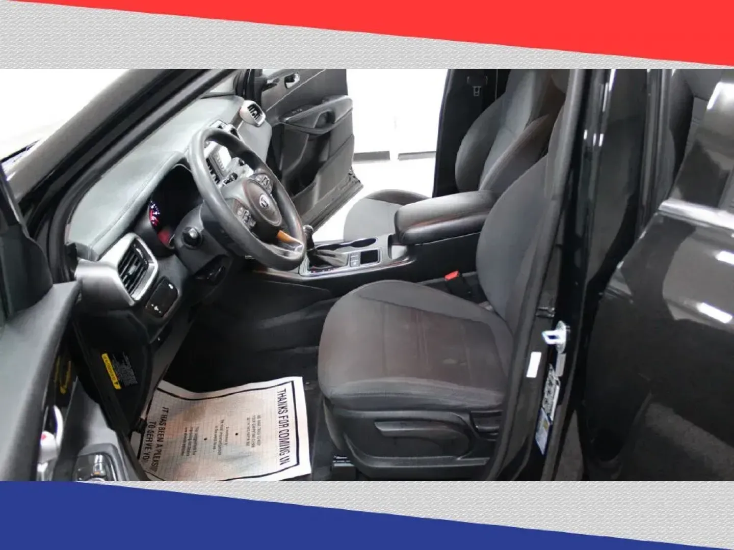 2017 Kia Sorento LX V6 2WD (5XYPG4A55HG) with an 3.3L V6 DOHC 24V engine, 6A transmission, located at 5170 N La Cholla Blvd, Tucson, AZ, 85705, (520) 989-0282, 32.228245, -111.011742 - 2017 Kia Sorento - Photo#10