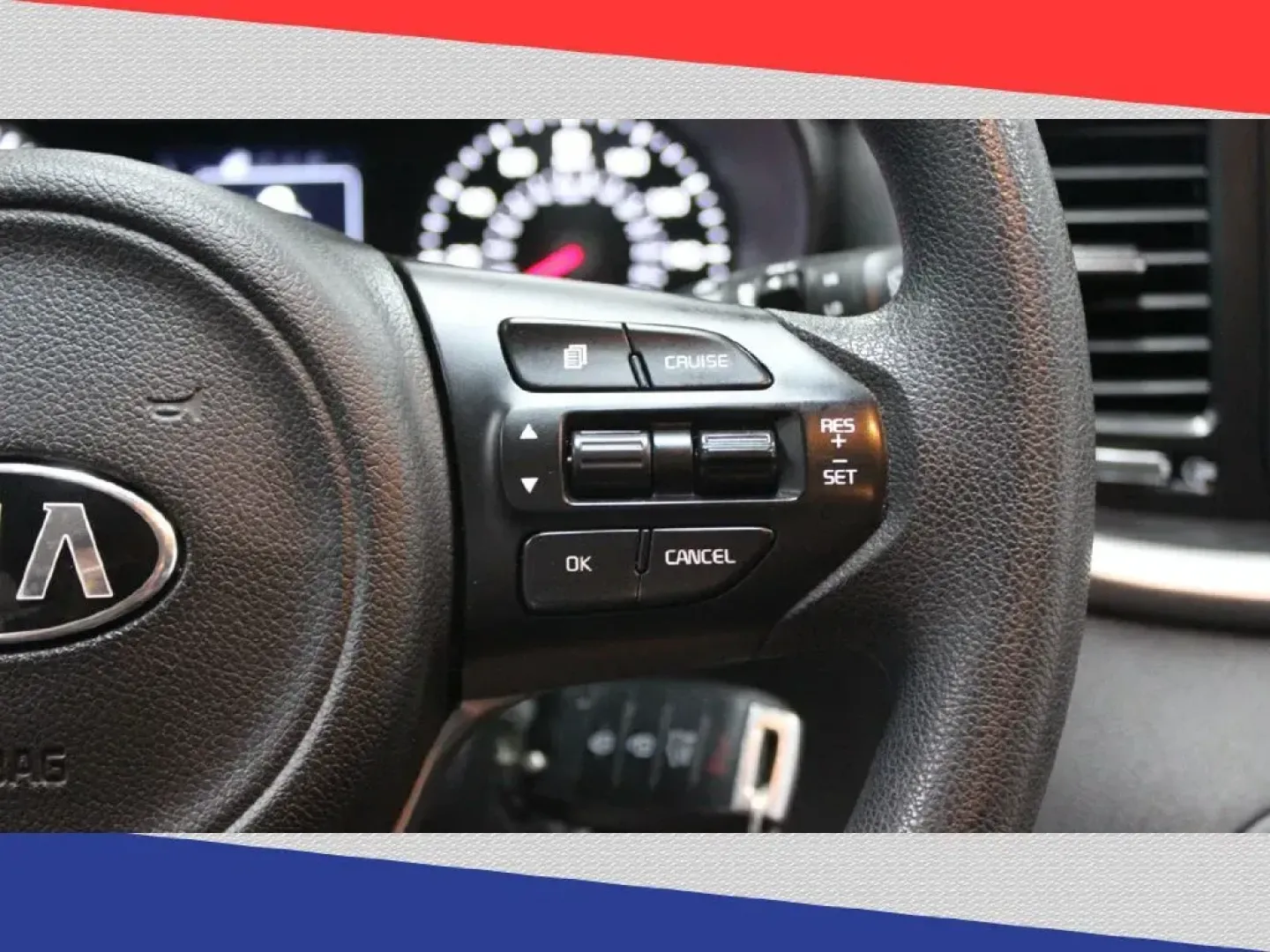 2017 Kia Sorento LX V6 2WD (5XYPG4A55HG) with an 3.3L V6 DOHC 24V engine, 6A transmission, located at 5170 N La Cholla Blvd, Tucson, AZ, 85705, (520) 989-0282, 32.228245, -111.011742 - 2017 Kia Sorento - Photo#16