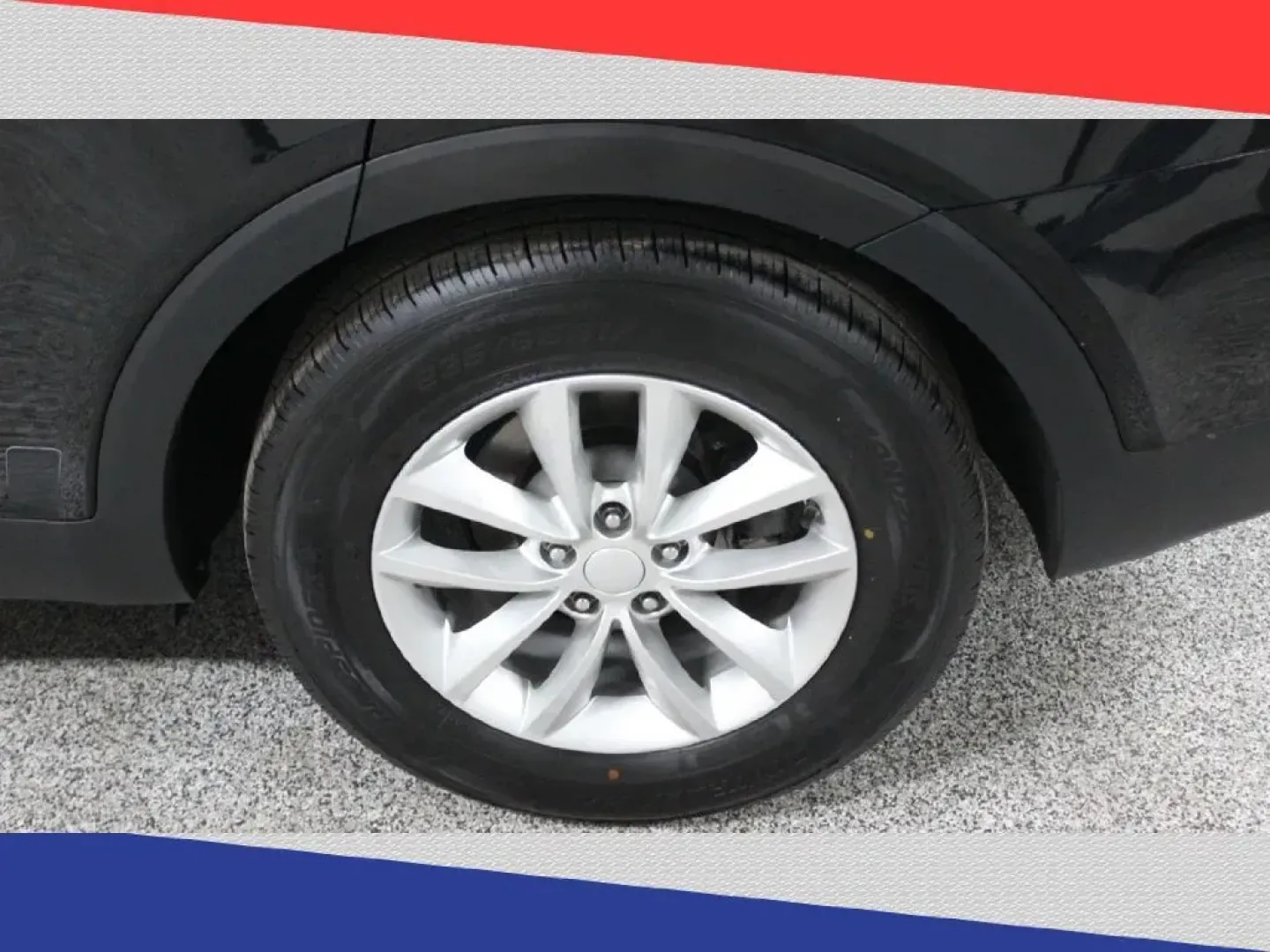2017 Kia Sorento LX V6 2WD (5XYPG4A55HG) with an 3.3L V6 DOHC 24V engine, 6A transmission, located at 5170 N La Cholla Blvd, Tucson, AZ, 85705, (520) 989-0282, 32.228245, -111.011742 - 2017 Kia Sorento - Photo#38