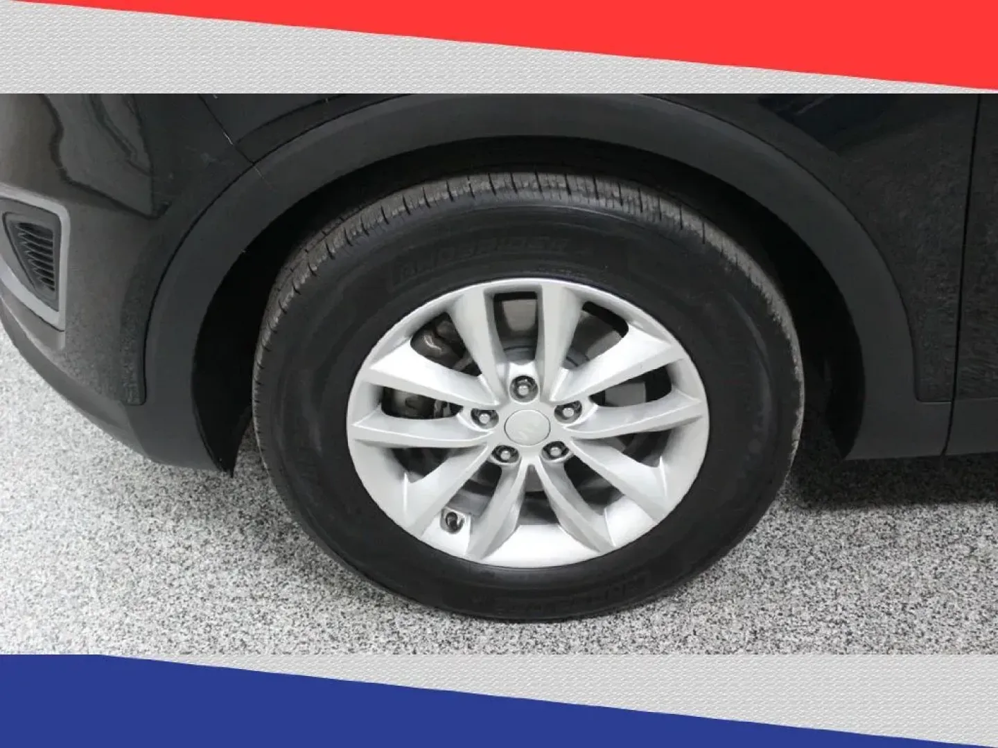 2017 Kia Sorento LX V6 2WD (5XYPG4A55HG) with an 3.3L V6 DOHC 24V engine, 6A transmission, located at 5170 N La Cholla Blvd, Tucson, AZ, 85705, (520) 989-0282, 32.228245, -111.011742 - 2017 Kia Sorento - Photo#39