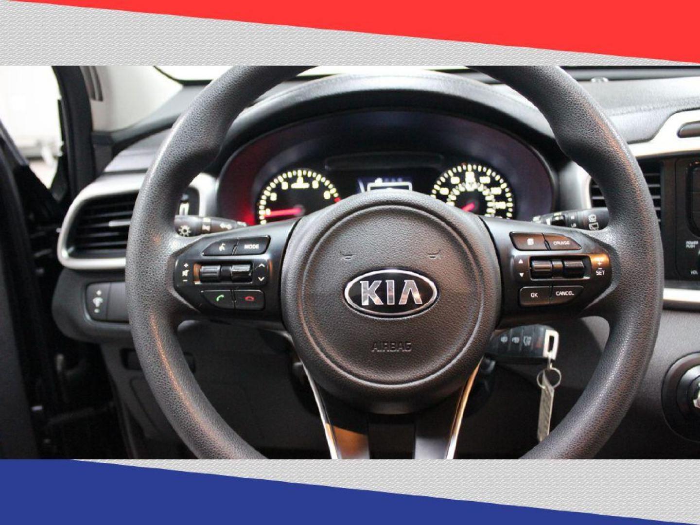 2017 Kia Sorento LX V6 2WD (5XYPG4A55HG) with an 3.3L V6 DOHC 24V engine, 6A transmission, located at 5170 N La Cholla Blvd, Tucson, AZ, 85705, (520) 989-0282, 32.228245, -111.011742 - 2017 Kia Sorento - Photo#14