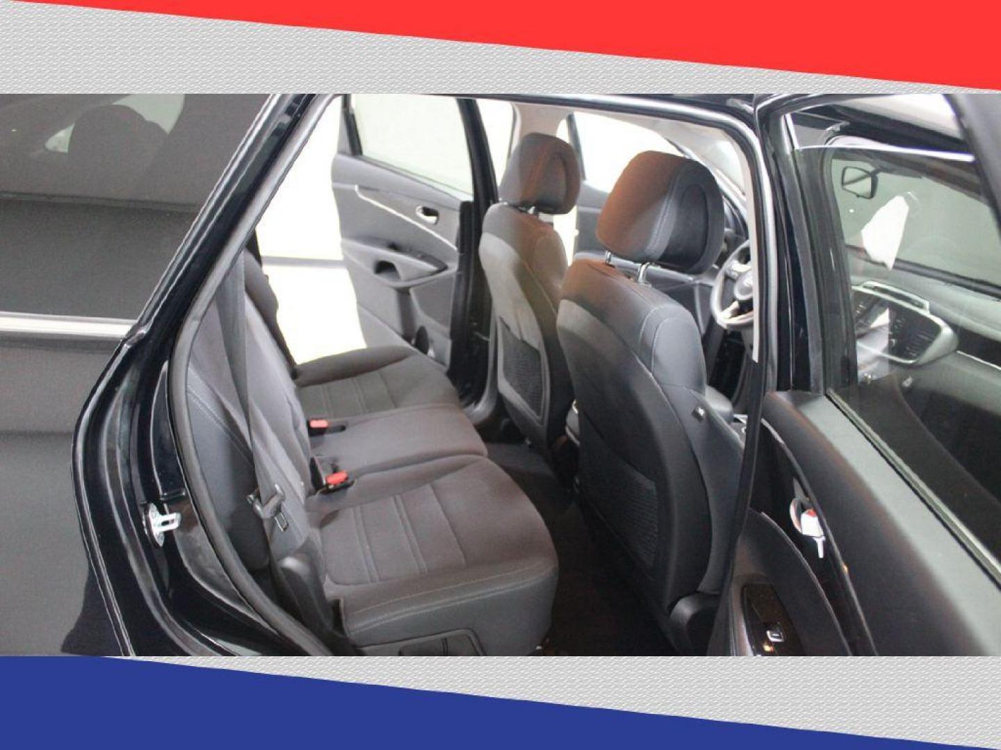 2017 Kia Sorento LX V6 2WD (5XYPG4A55HG) with an 3.3L V6 DOHC 24V engine, 6A transmission, located at 5170 N La Cholla Blvd, Tucson, AZ, 85705, (520) 989-0282, 32.228245, -111.011742 - 2017 Kia Sorento - Photo#29