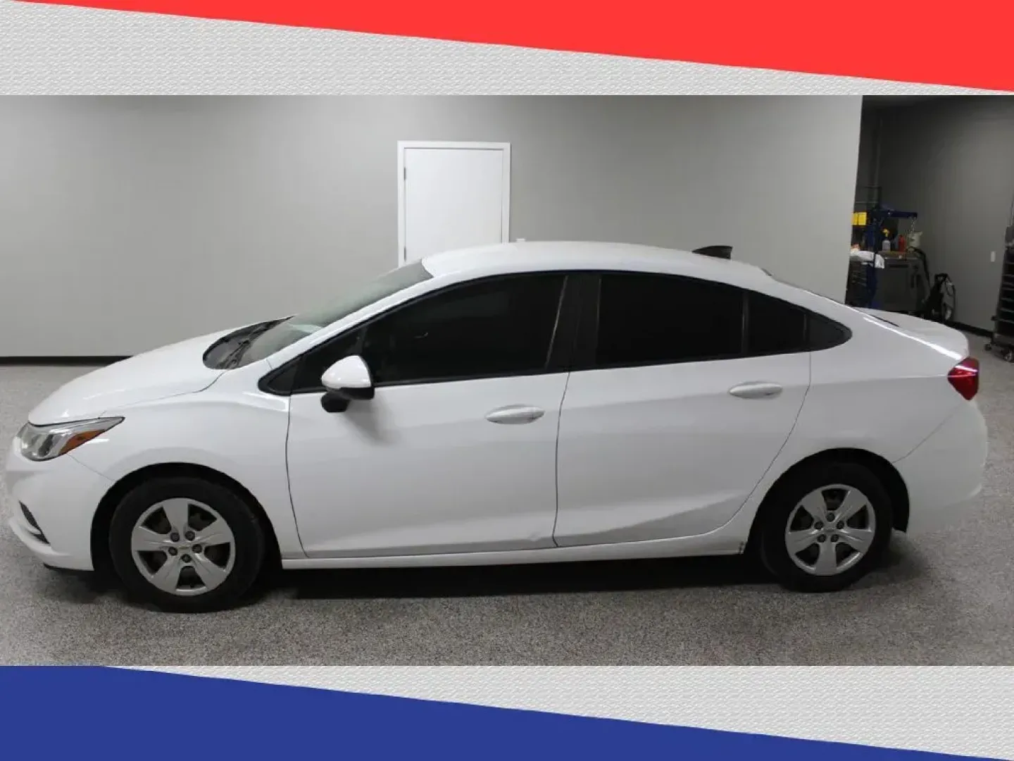 2017 Chevrolet Cruze LS Auto (1G1BC5SM0H7) with an 1.4L L4 DOHC 16V TURBO engine, 6A transmission, located at 5170 N La Cholla Blvd, Tucson, AZ, 85705, (520) 989-0282, 32.228245, -111.011742 - 2017 Chevrolet Cruze - Photo#5