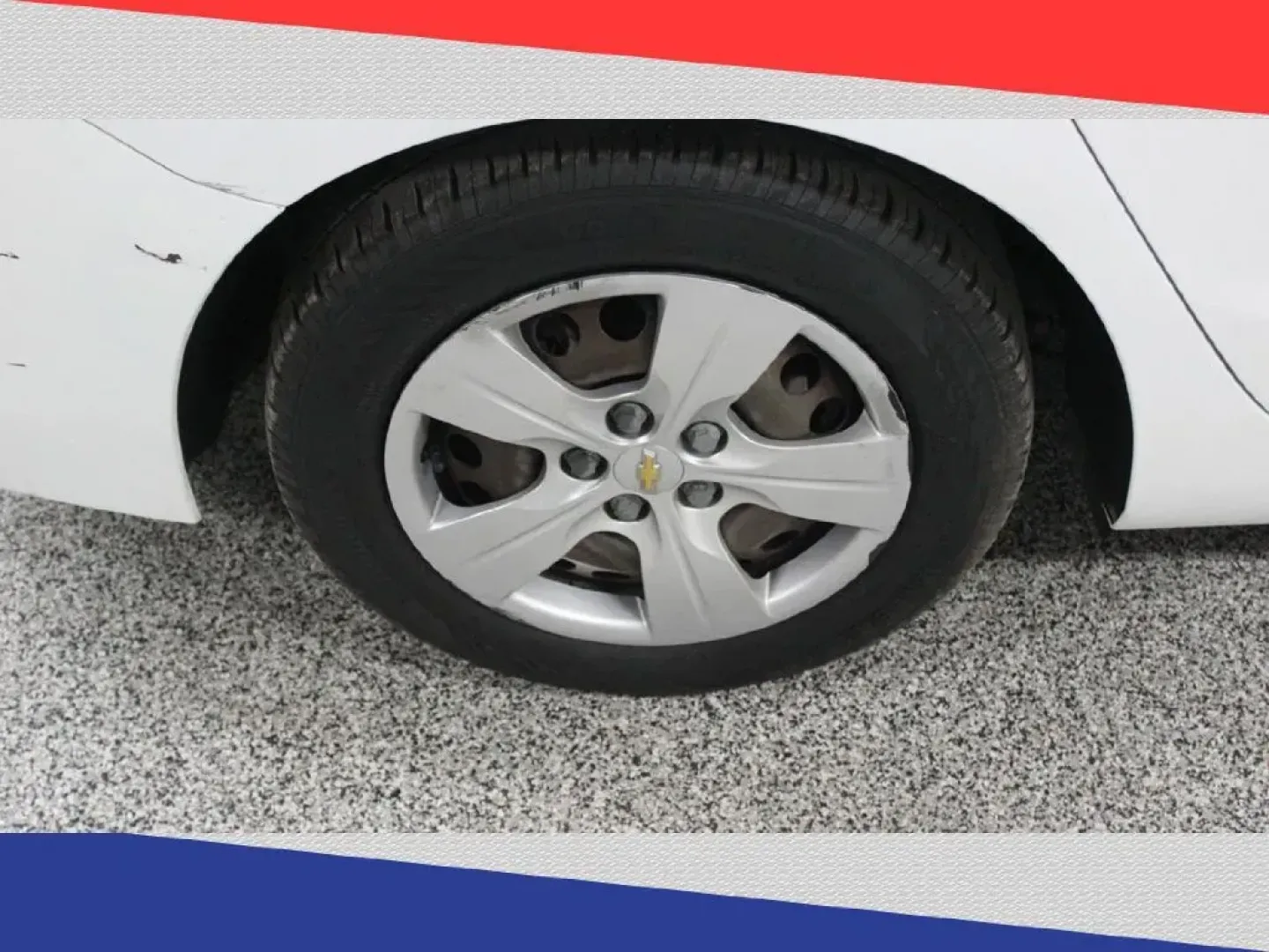 2017 Chevrolet Cruze LS Auto (1G1BC5SM0H7) with an 1.4L L4 DOHC 16V TURBO engine, 6A transmission, located at 5170 N La Cholla Blvd, Tucson, AZ, 85705, (520) 989-0282, 32.228245, -111.011742 - 2017 Chevrolet Cruze - Photo#31