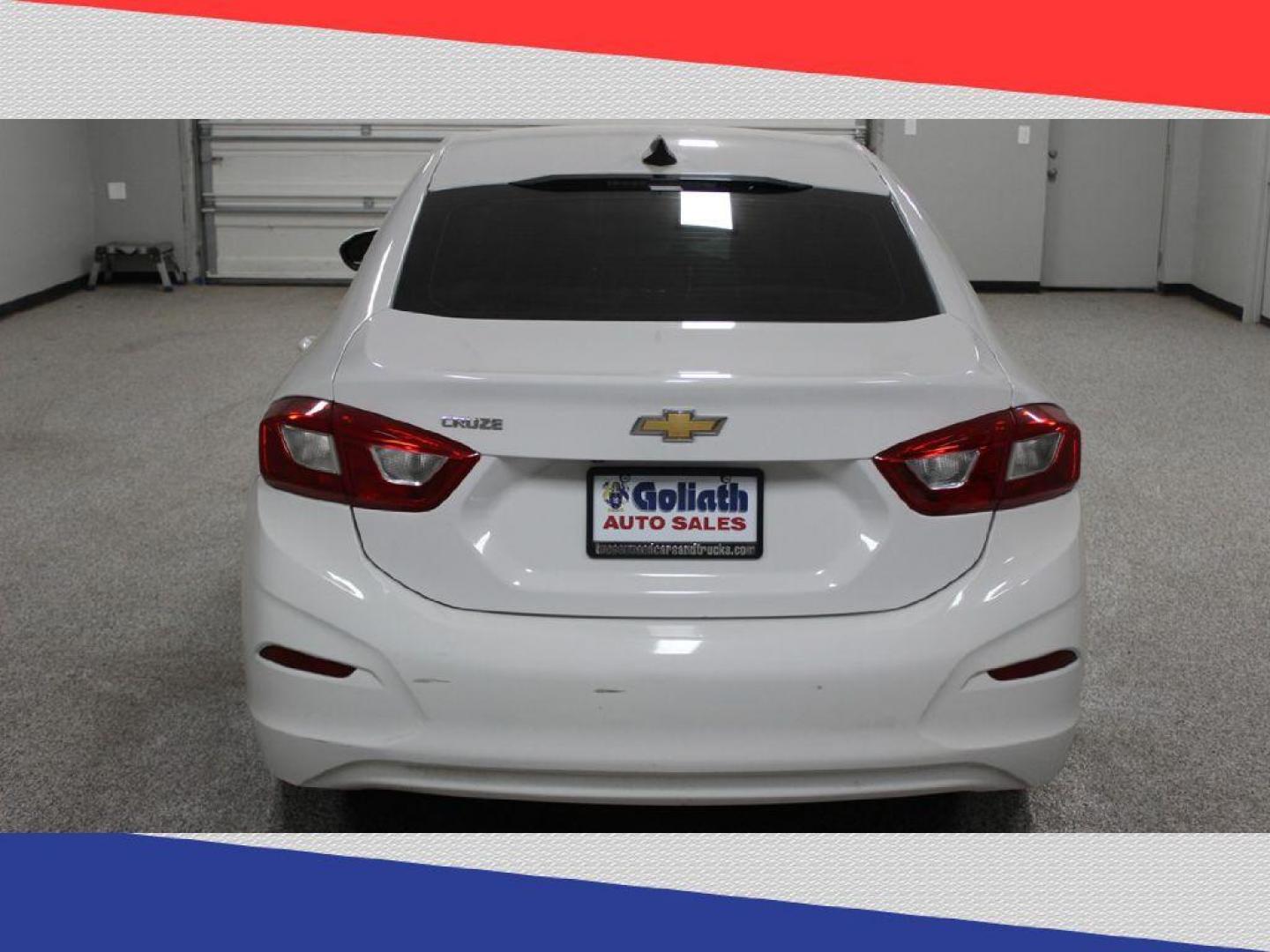 2017 Chevrolet Cruze LS Auto (1G1BC5SM0H7) with an 1.4L L4 DOHC 16V TURBO engine, 6A transmission, located at 5170 N La Cholla Blvd, Tucson, AZ, 85705, (520) 989-0282, 32.228245, -111.011742 - 2017 Chevrolet Cruze - Photo#3